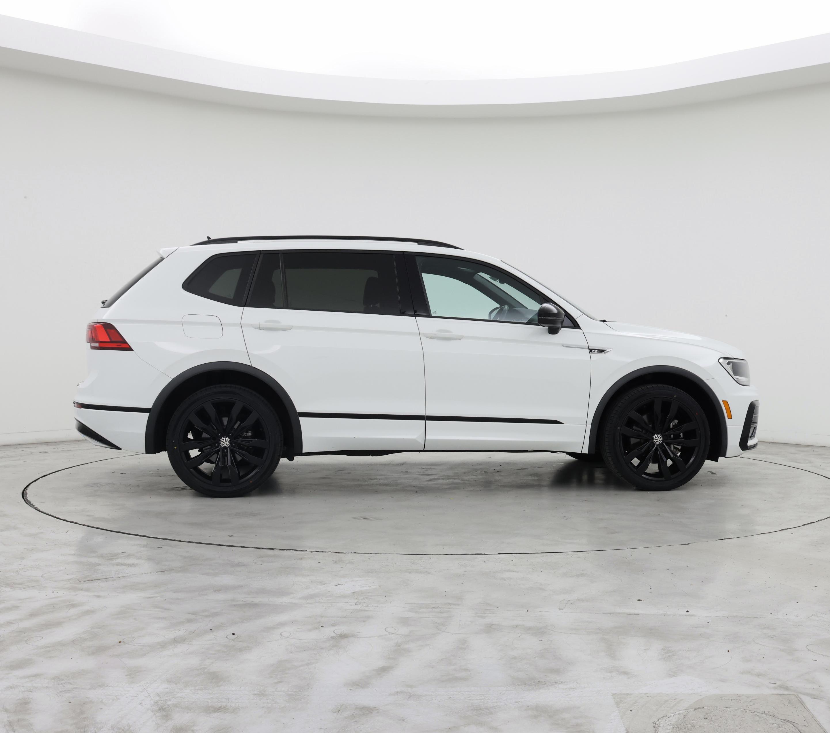 Thumbnail: 2021 Volkswagen Tiguan - 7