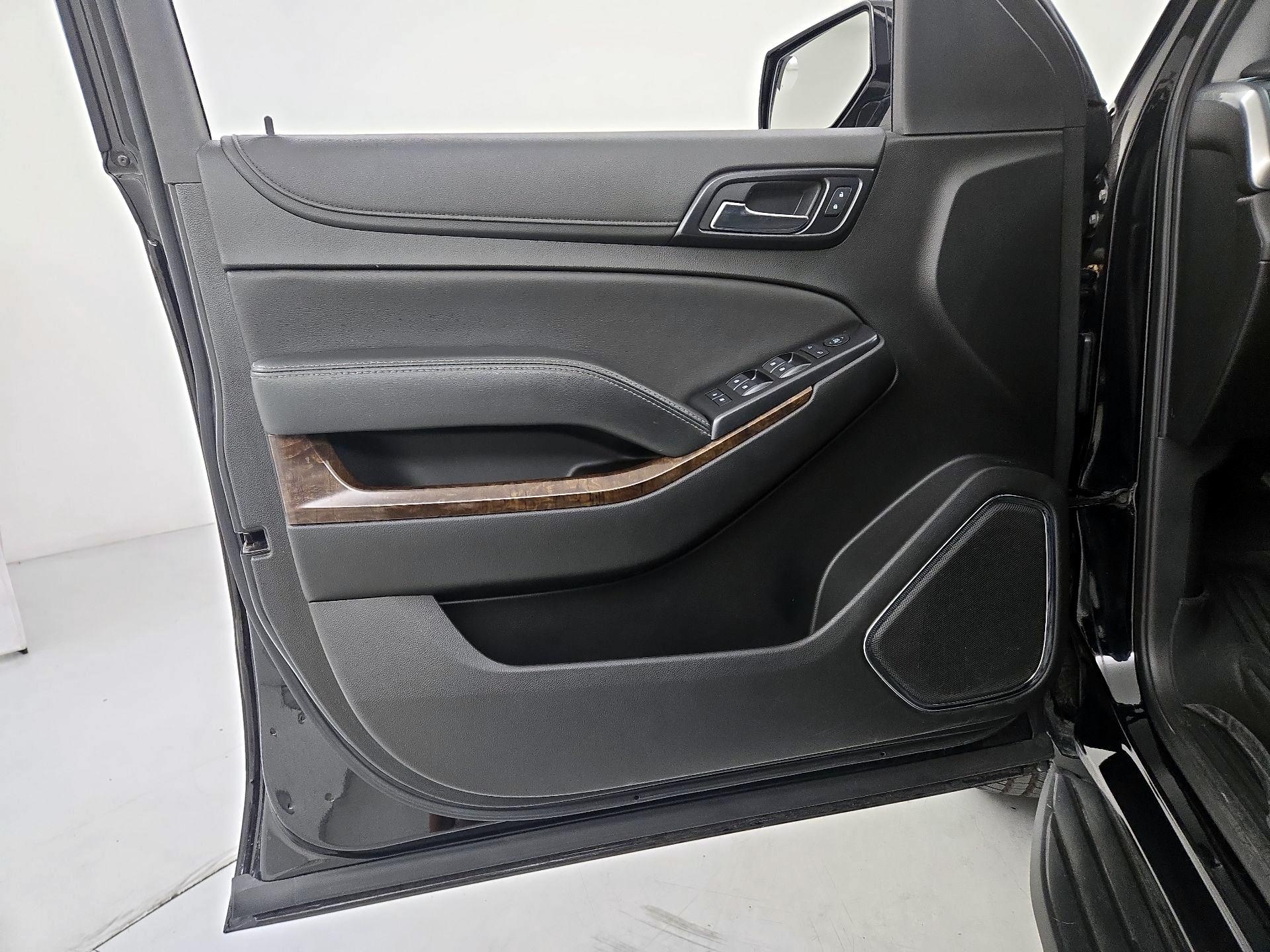 Thumbnail: 2019 Chevrolet Tahoe - 12