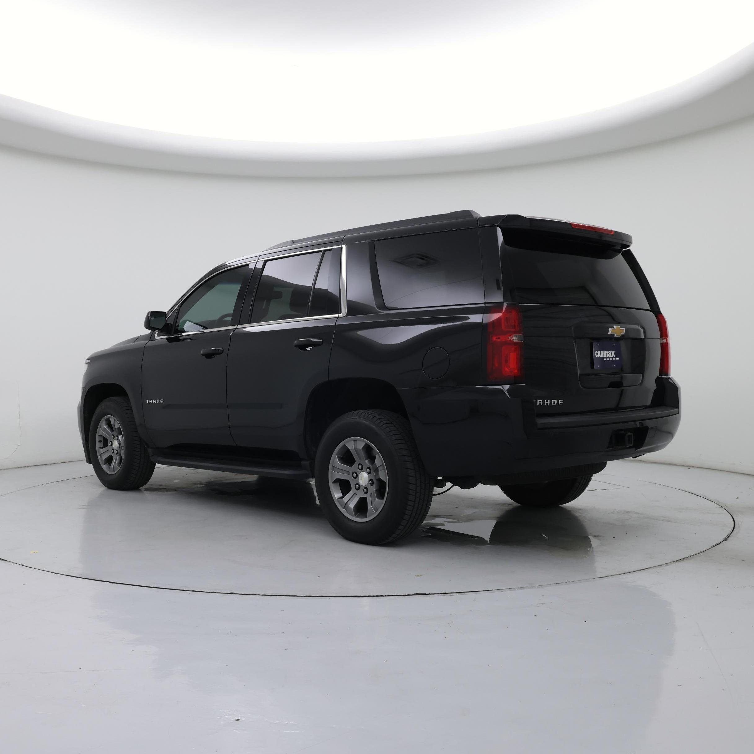 Thumbnail: 2019 Chevrolet Tahoe - 2