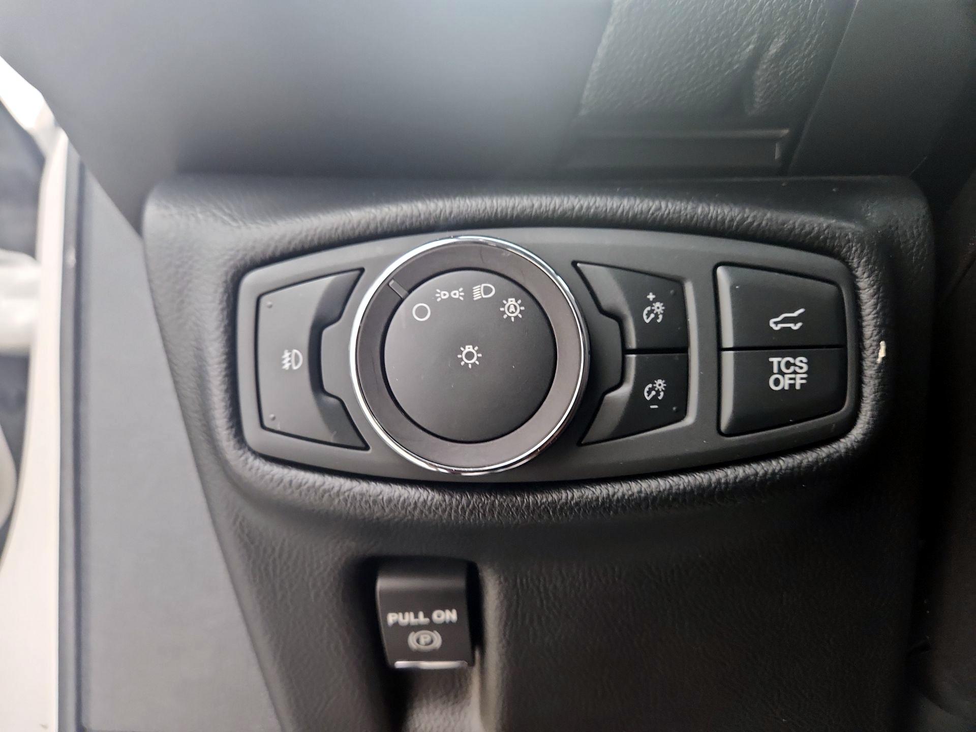 Thumbnail: 2019 Lincoln Nautilus - 13
