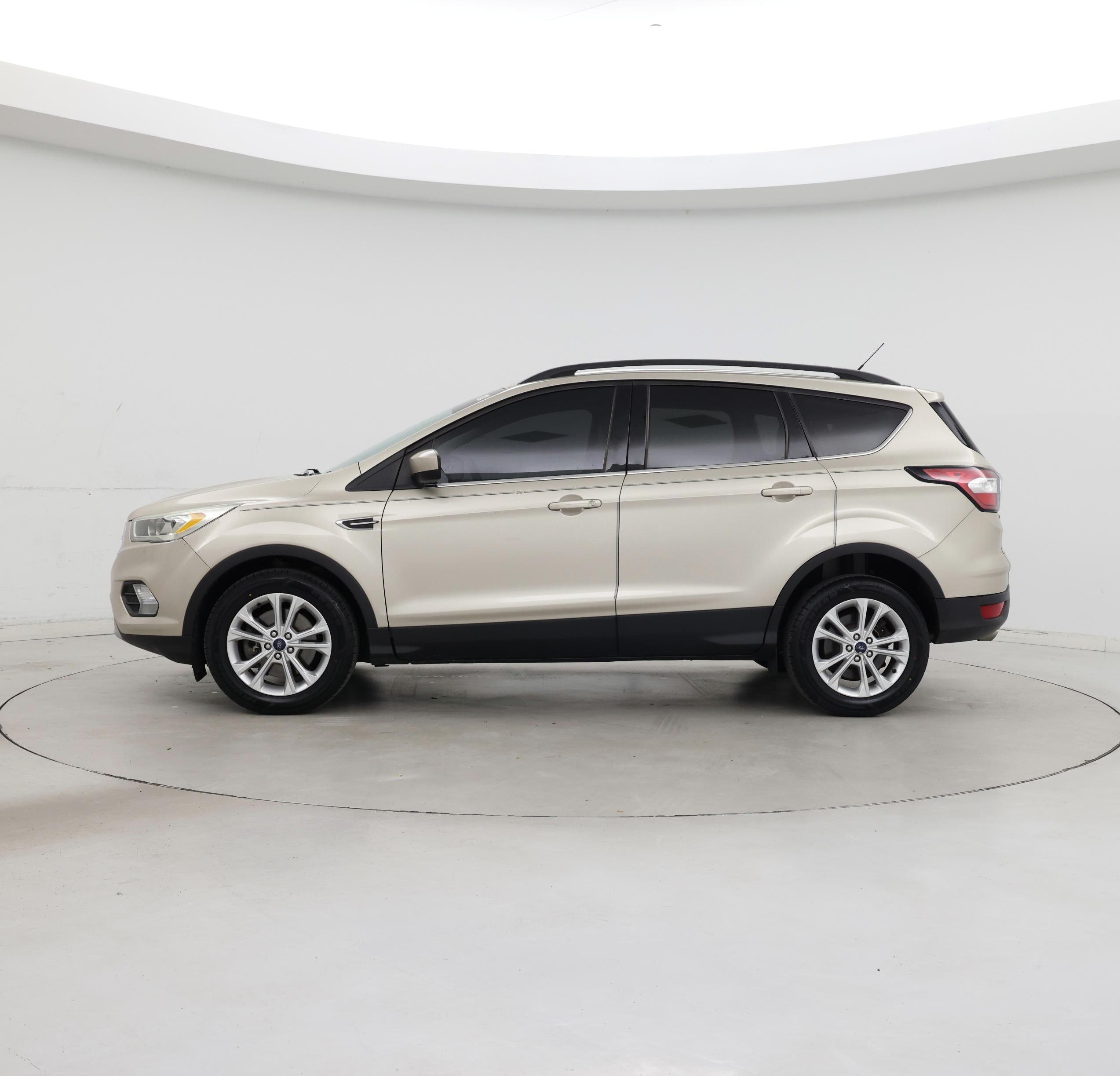Thumbnail: 2017 Ford Escape - 3