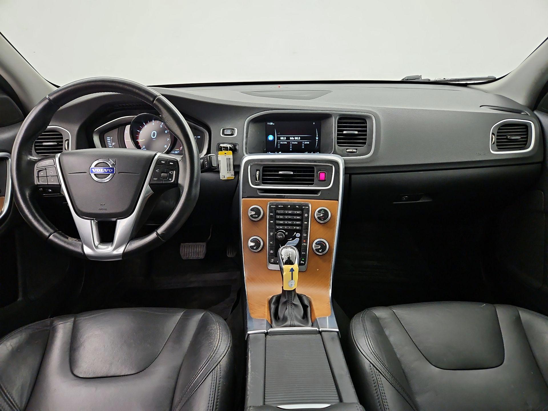 Thumbnail: 2016 Volvo S60 - 9