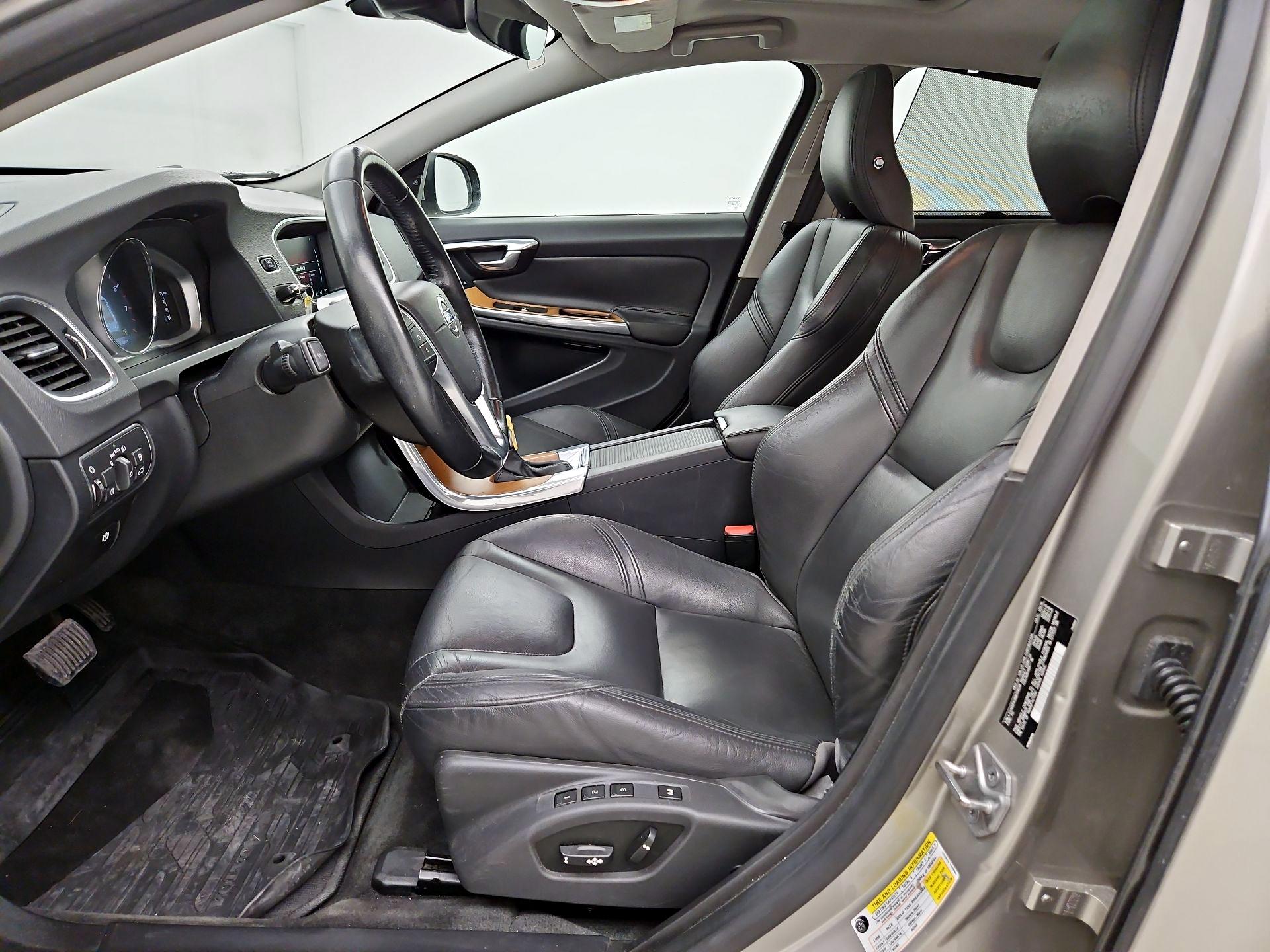 Thumbnail: 2016 Volvo S60 - 11