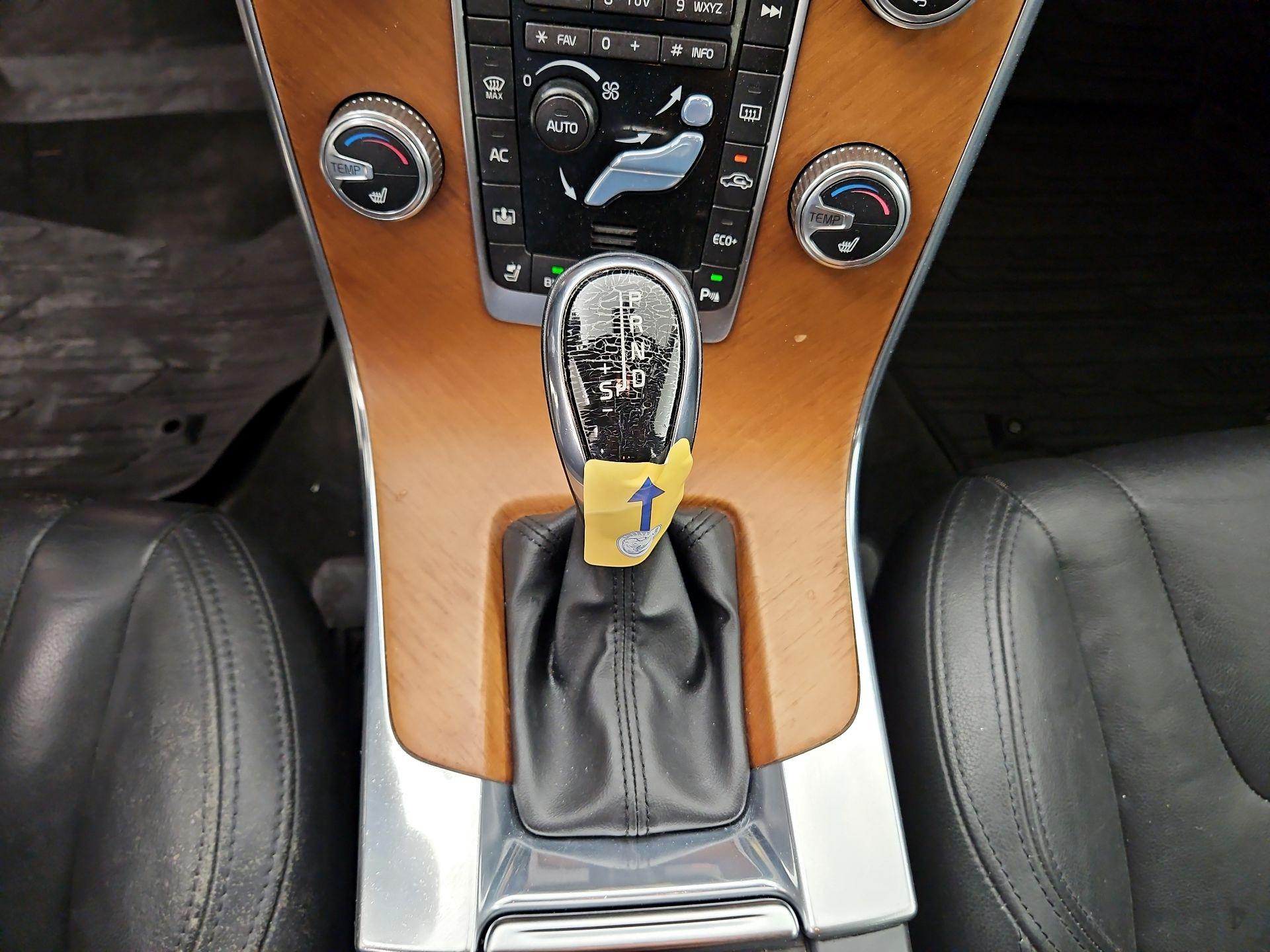 Thumbnail: 2016 Volvo S60 - 17