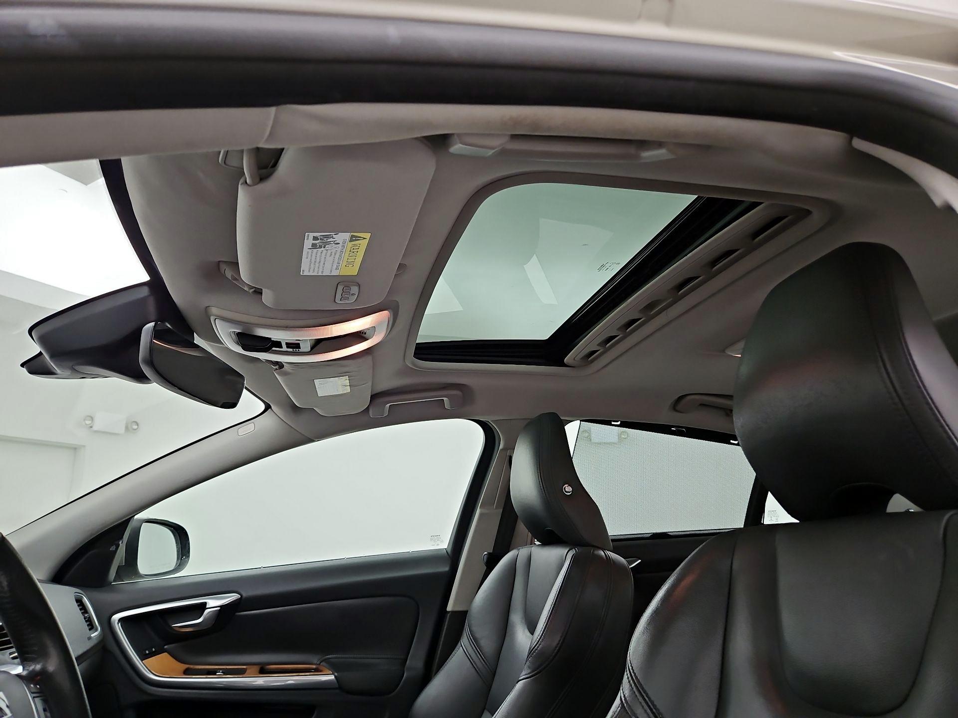 Thumbnail: 2016 Volvo S60 - 19