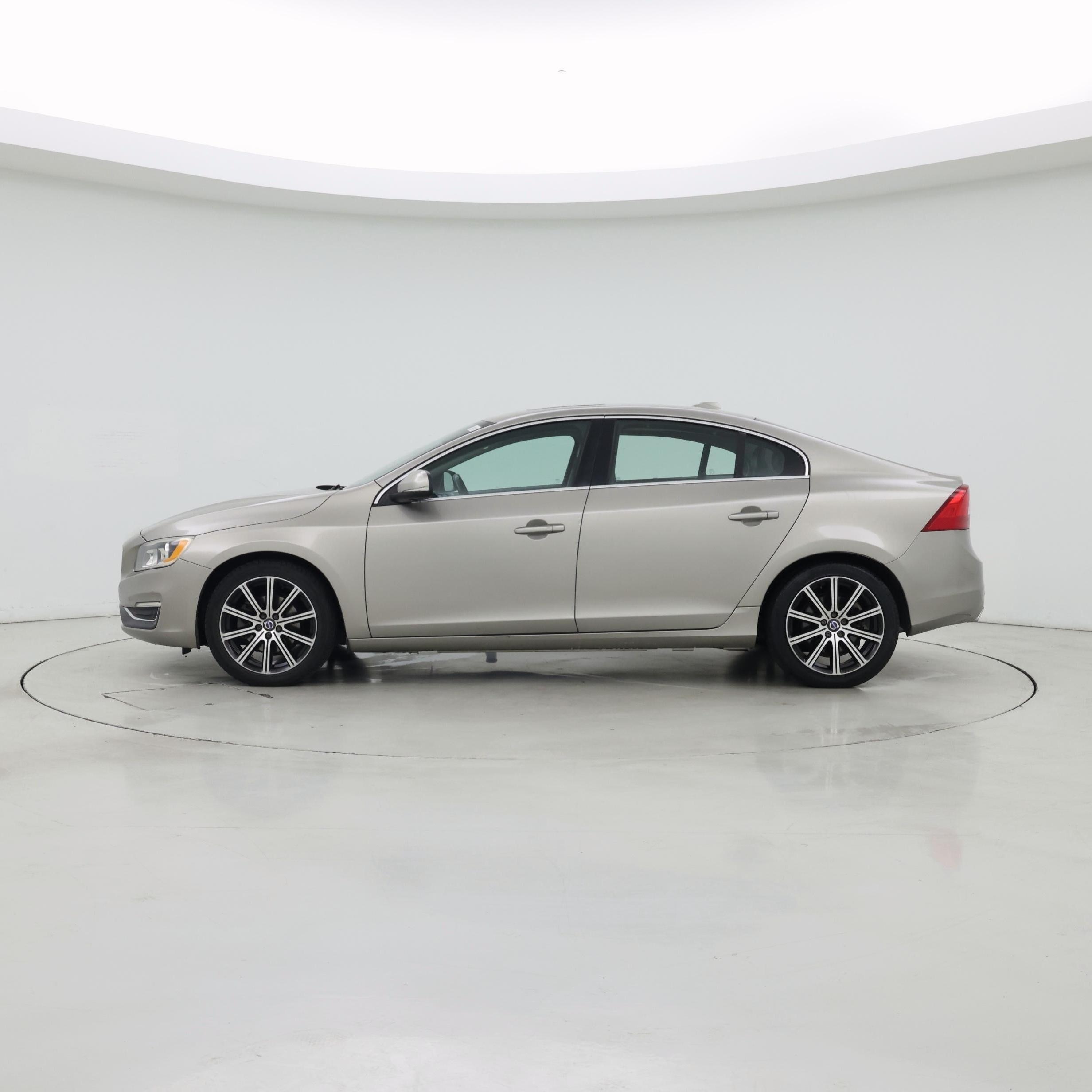 Thumbnail: 2016 Volvo S60 - 3