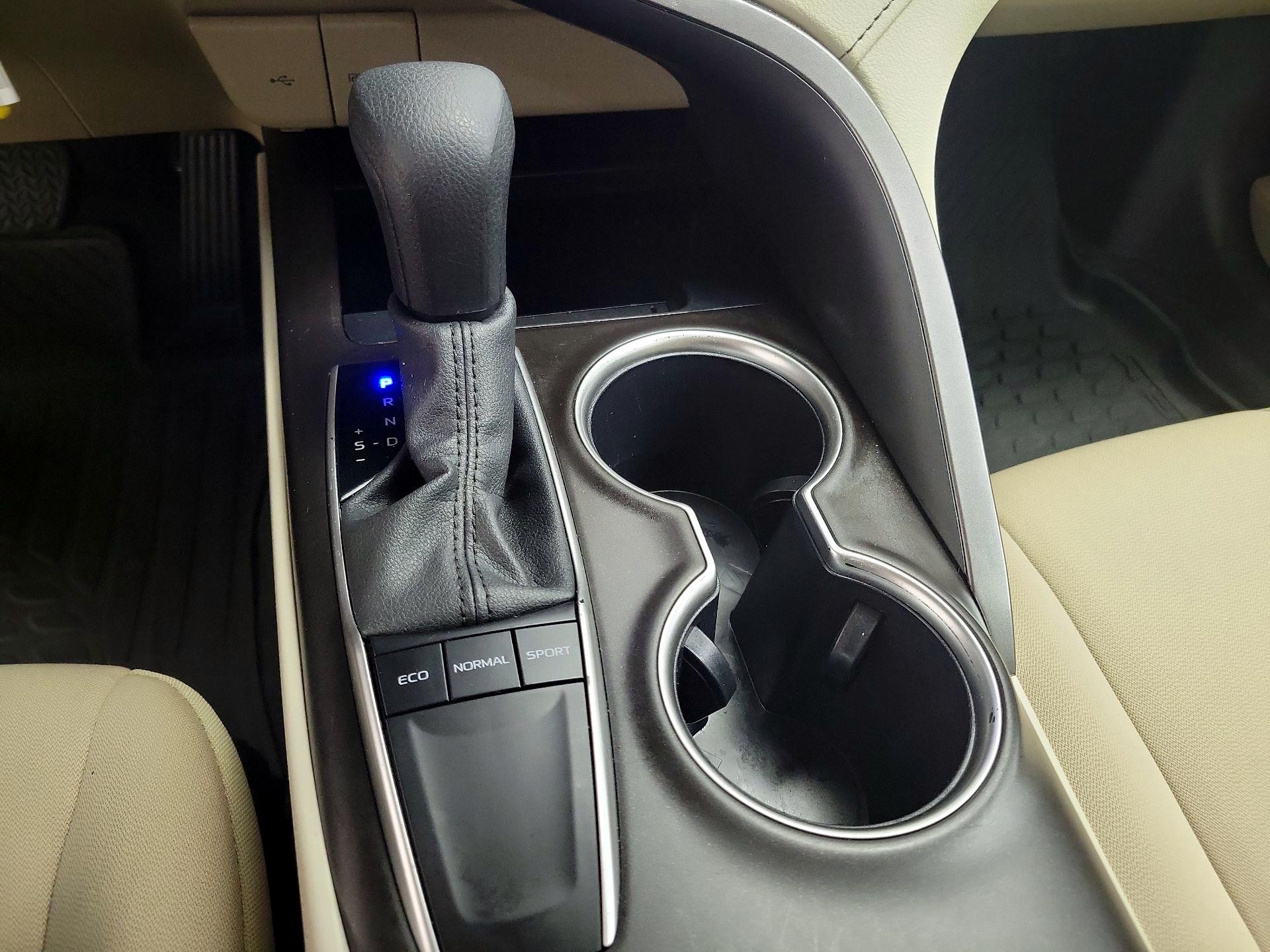 Thumbnail: 2024 Toyota Camry - 16