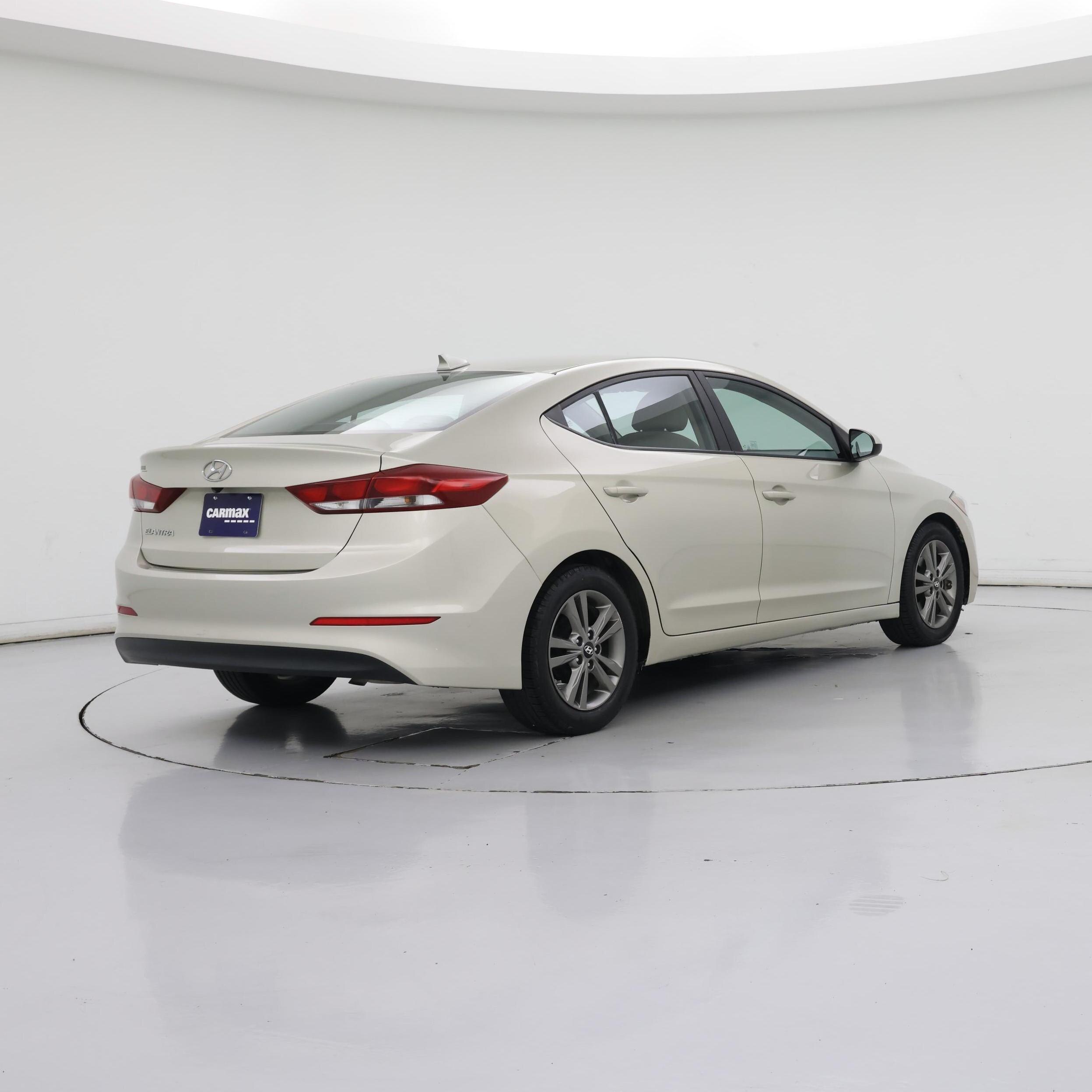 Thumbnail: 2017 Hyundai Elantra - 8