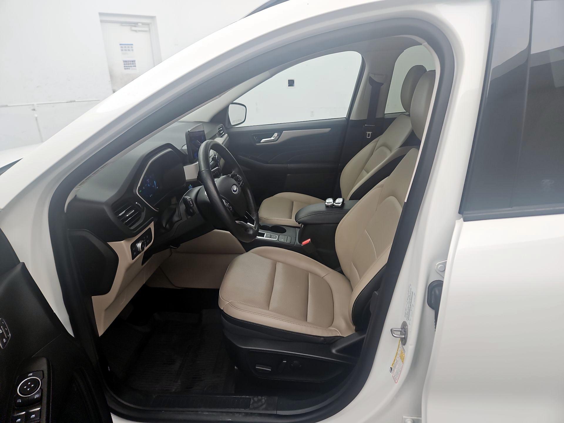 Thumbnail: 2021 Ford Escape - 11