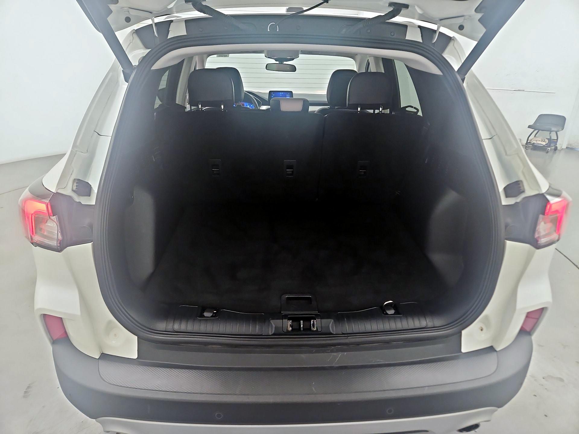 Thumbnail: 2021 Ford Escape - 18