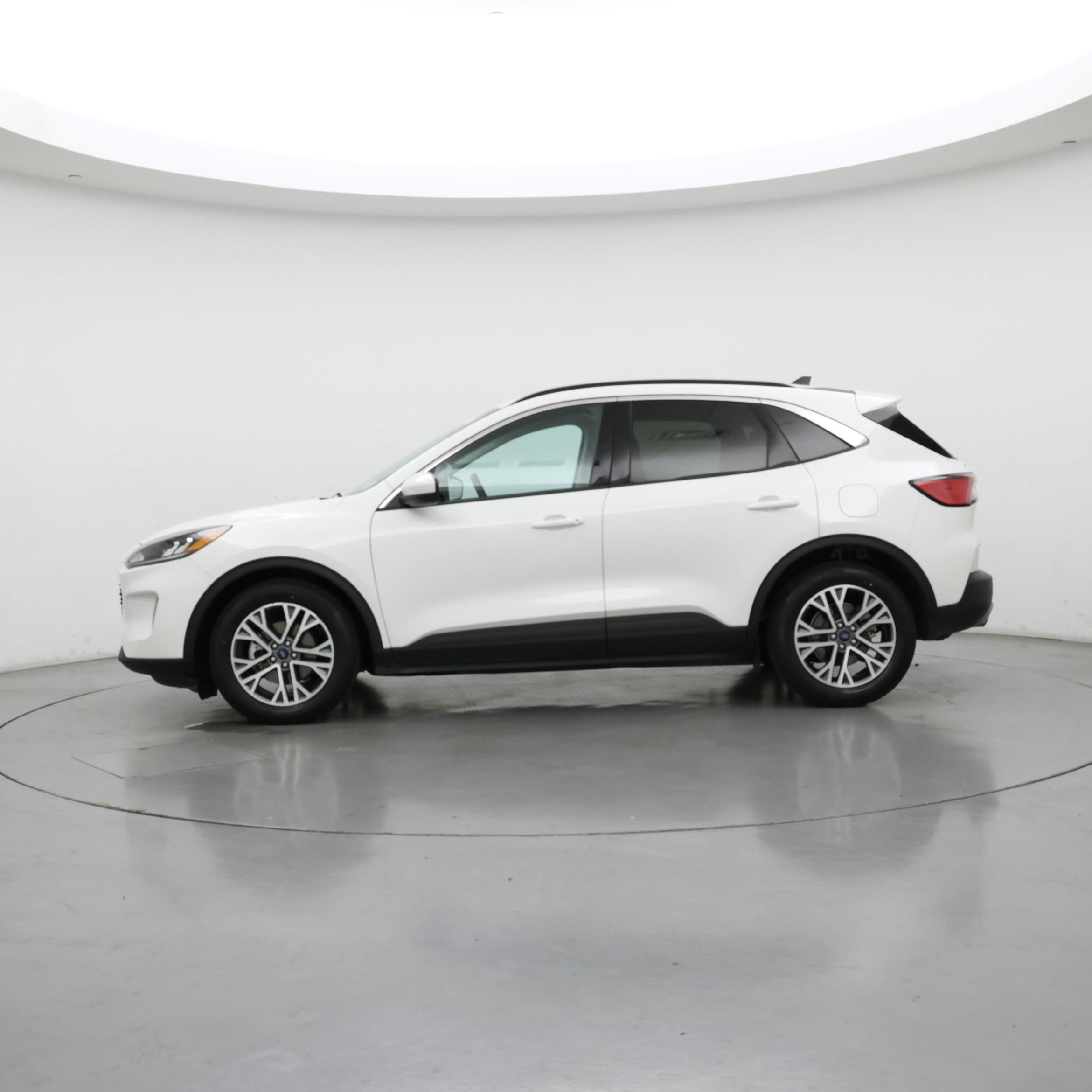 Thumbnail: 2021 Ford Escape - 3