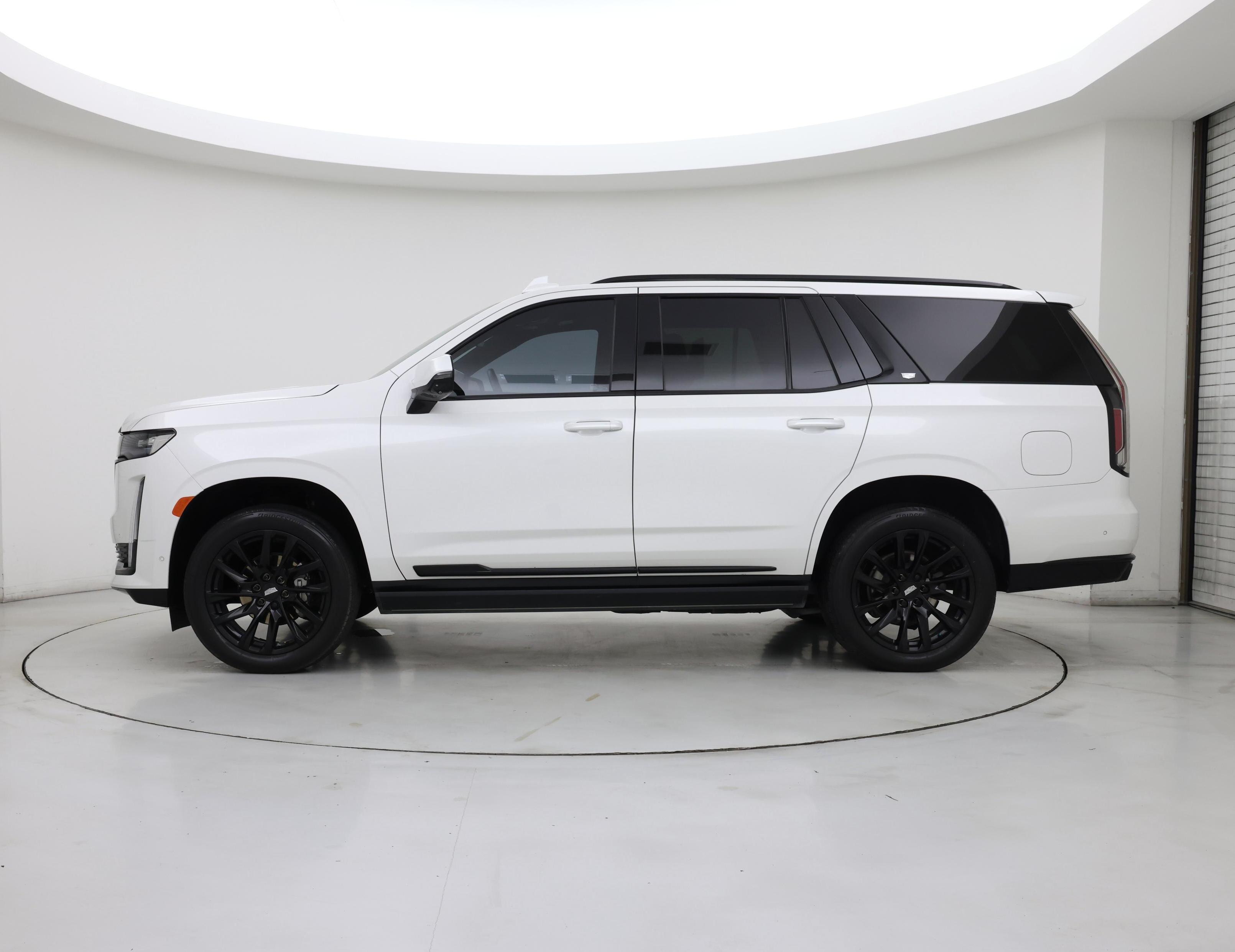 Thumbnail: 2022 Cadillac Escalade - 3