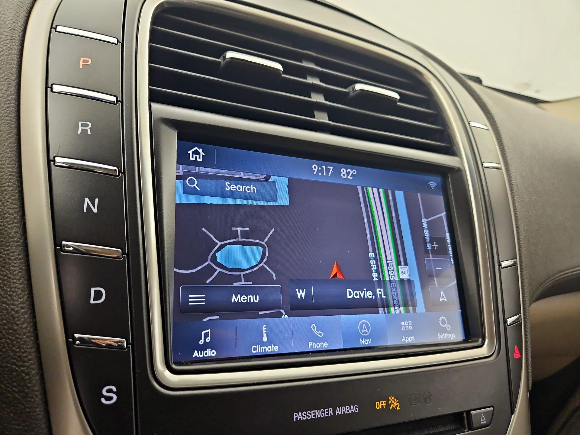 Thumbnail: 2019 Lincoln Nautilus - 14