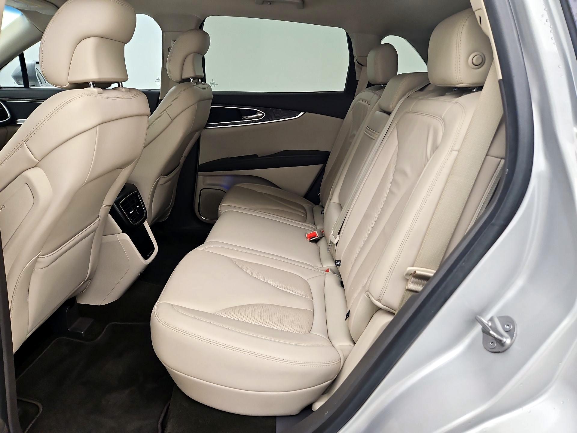Thumbnail: 2019 Lincoln Nautilus - 20
