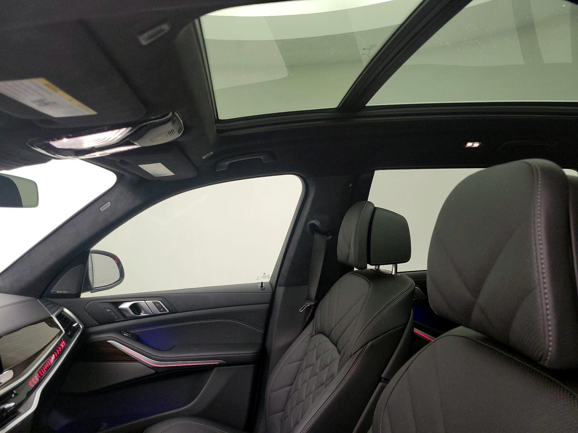 Thumbnail: 2024 BMW X7 - 20