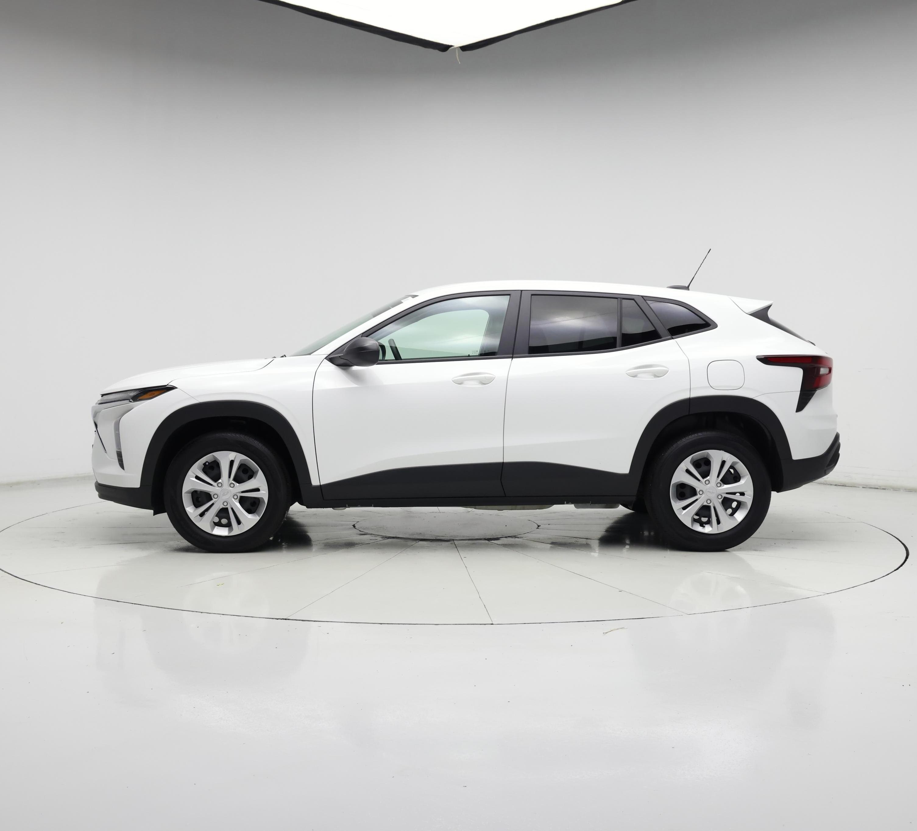 Thumbnail: 2025 Chevrolet Trax - 3