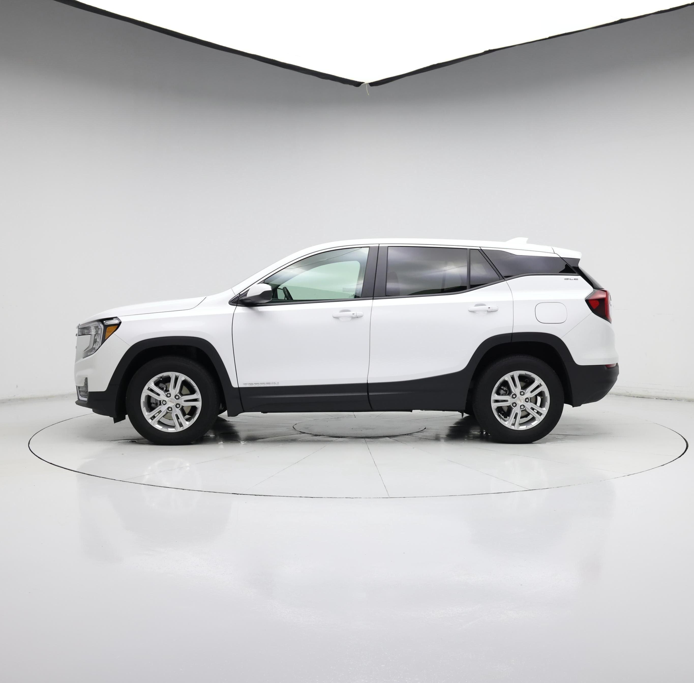 Thumbnail: 2024 GMC Terrain - 3