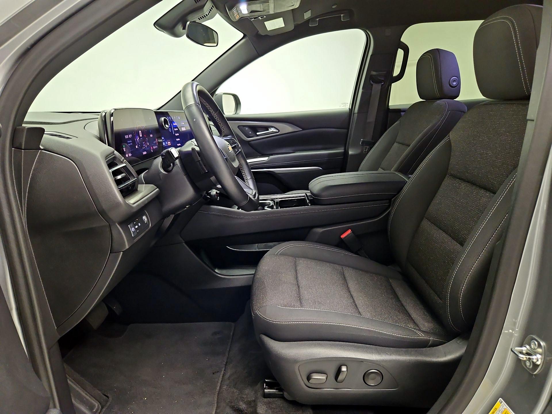 Thumbnail: 2024 Chevrolet Traverse - 11