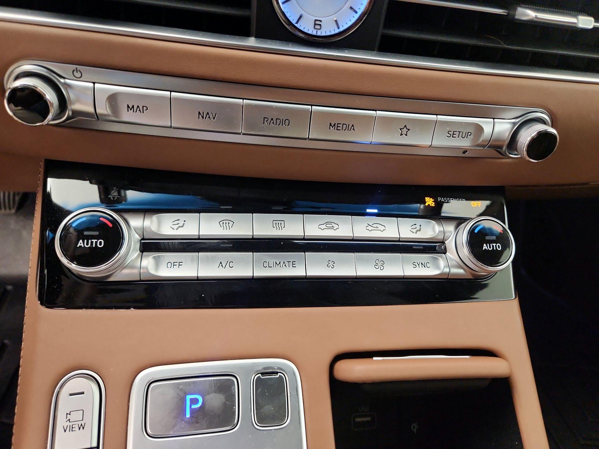 Thumbnail: 2022 Genesis G90 - 17