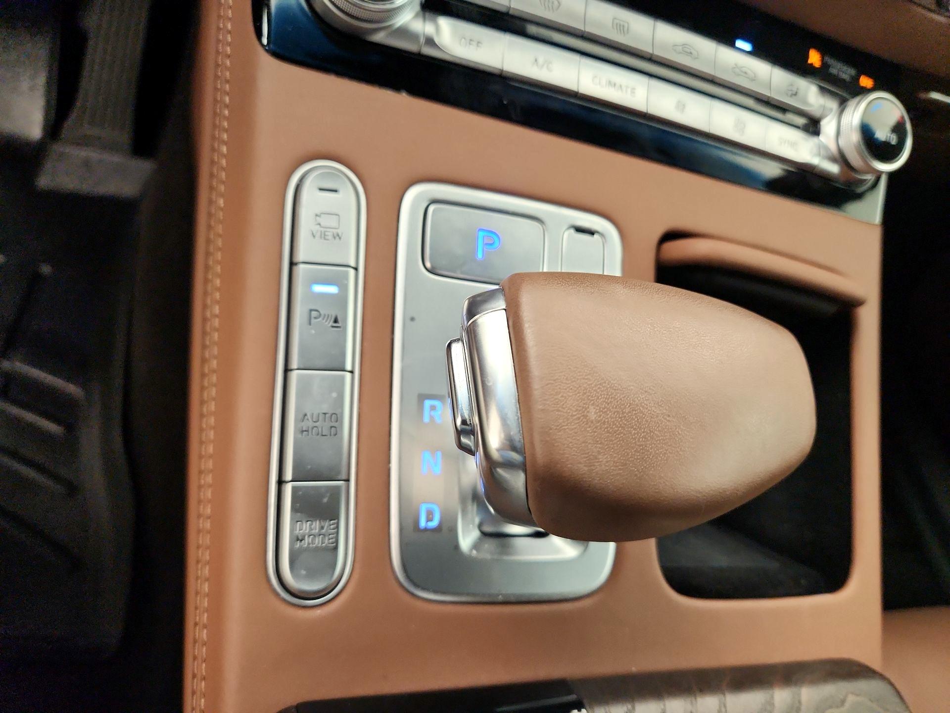 Thumbnail: 2022 Genesis G90 - 18