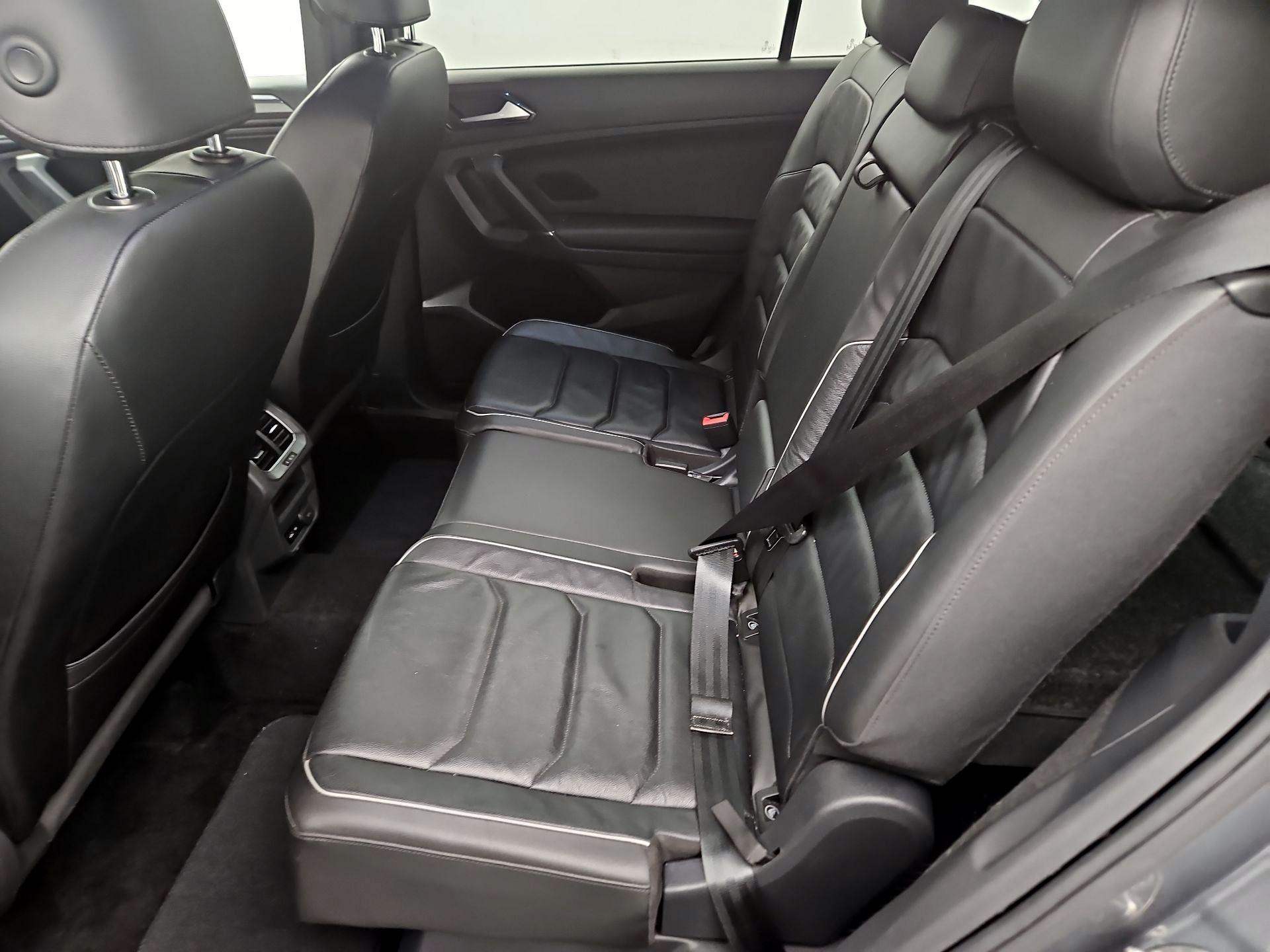 Thumbnail: 2018 Volkswagen Tiguan - 20