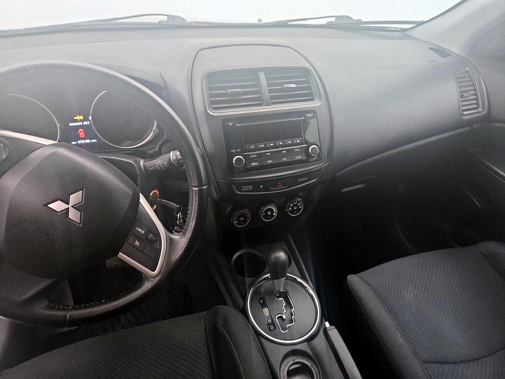 Thumbnail: 2015 Mitsubishi Outlander Sport - 9