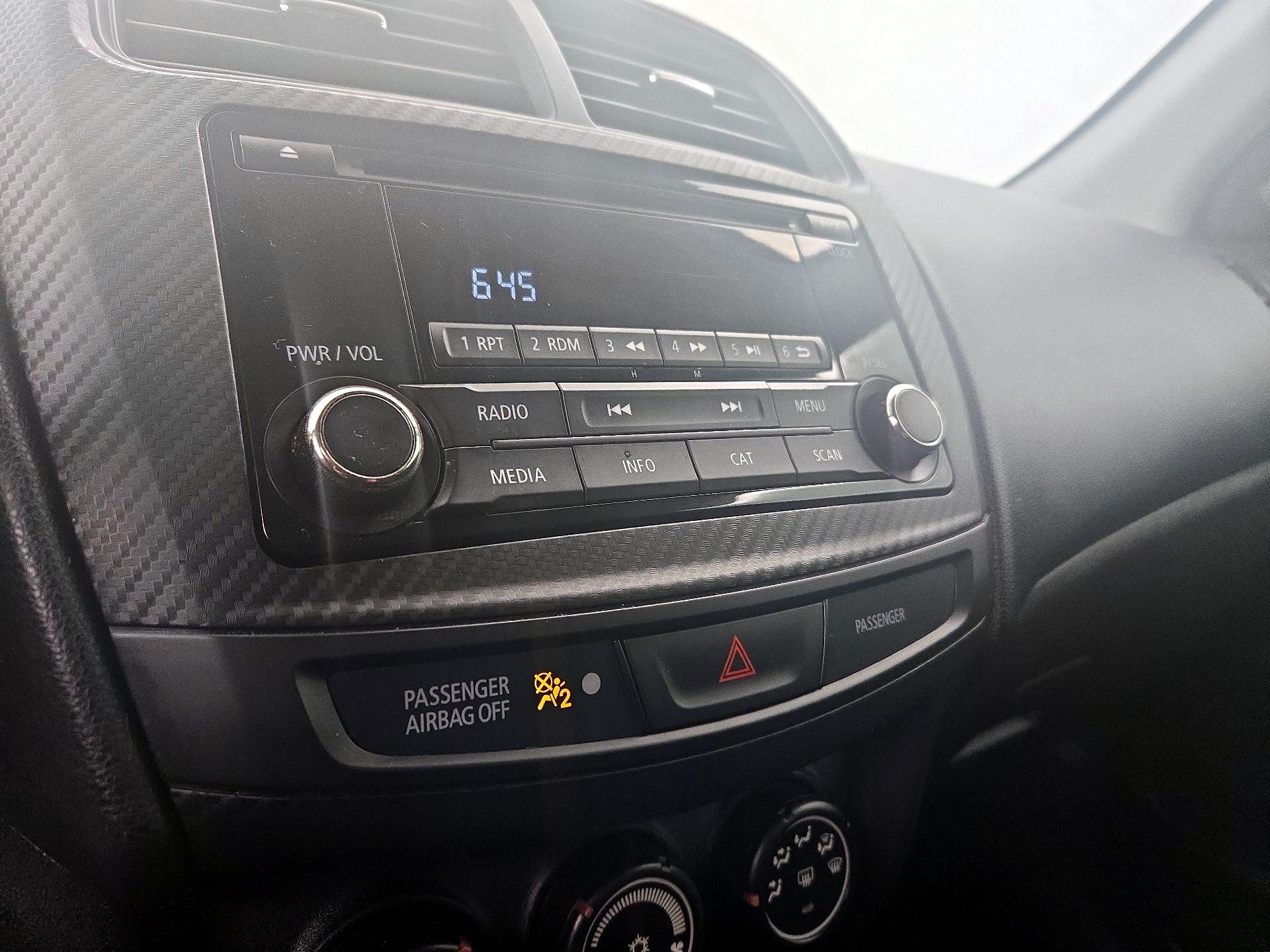 Thumbnail: 2015 Mitsubishi Outlander Sport - 14