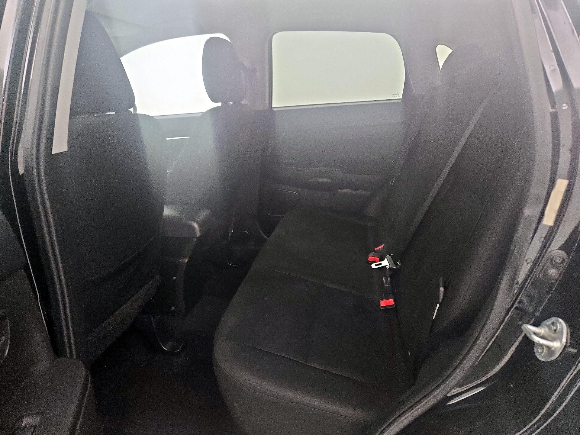 Thumbnail: 2015 Mitsubishi Outlander Sport - 18