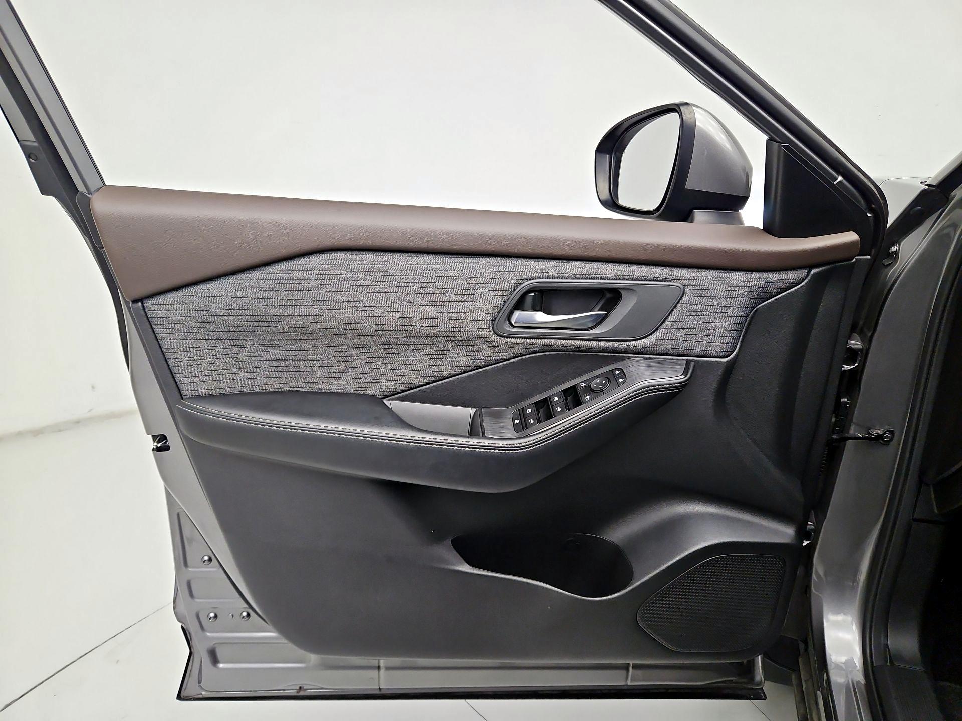 Thumbnail: 2023 Nissan Rogue - 12