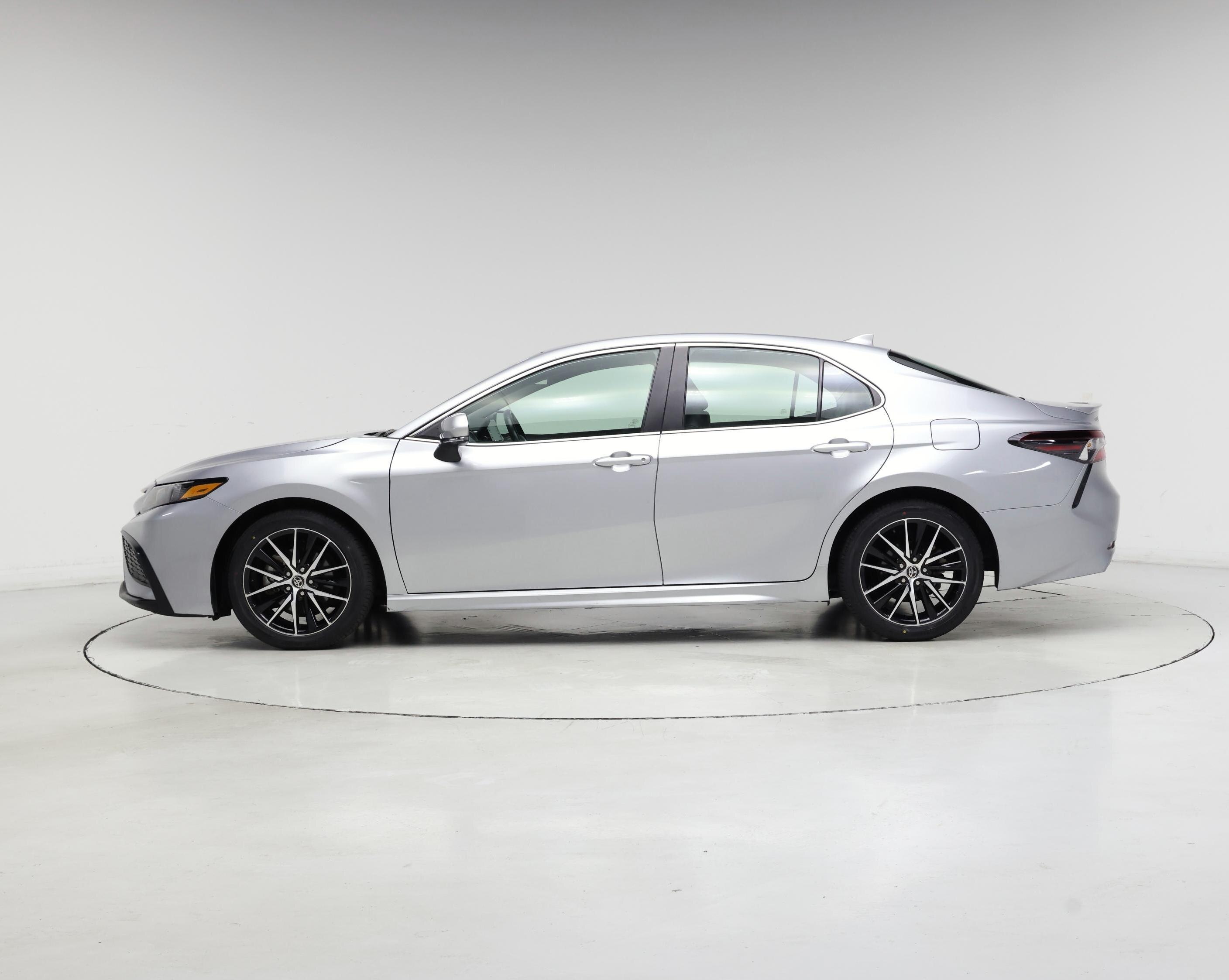 Thumbnail: 2024 Toyota Camry - 3