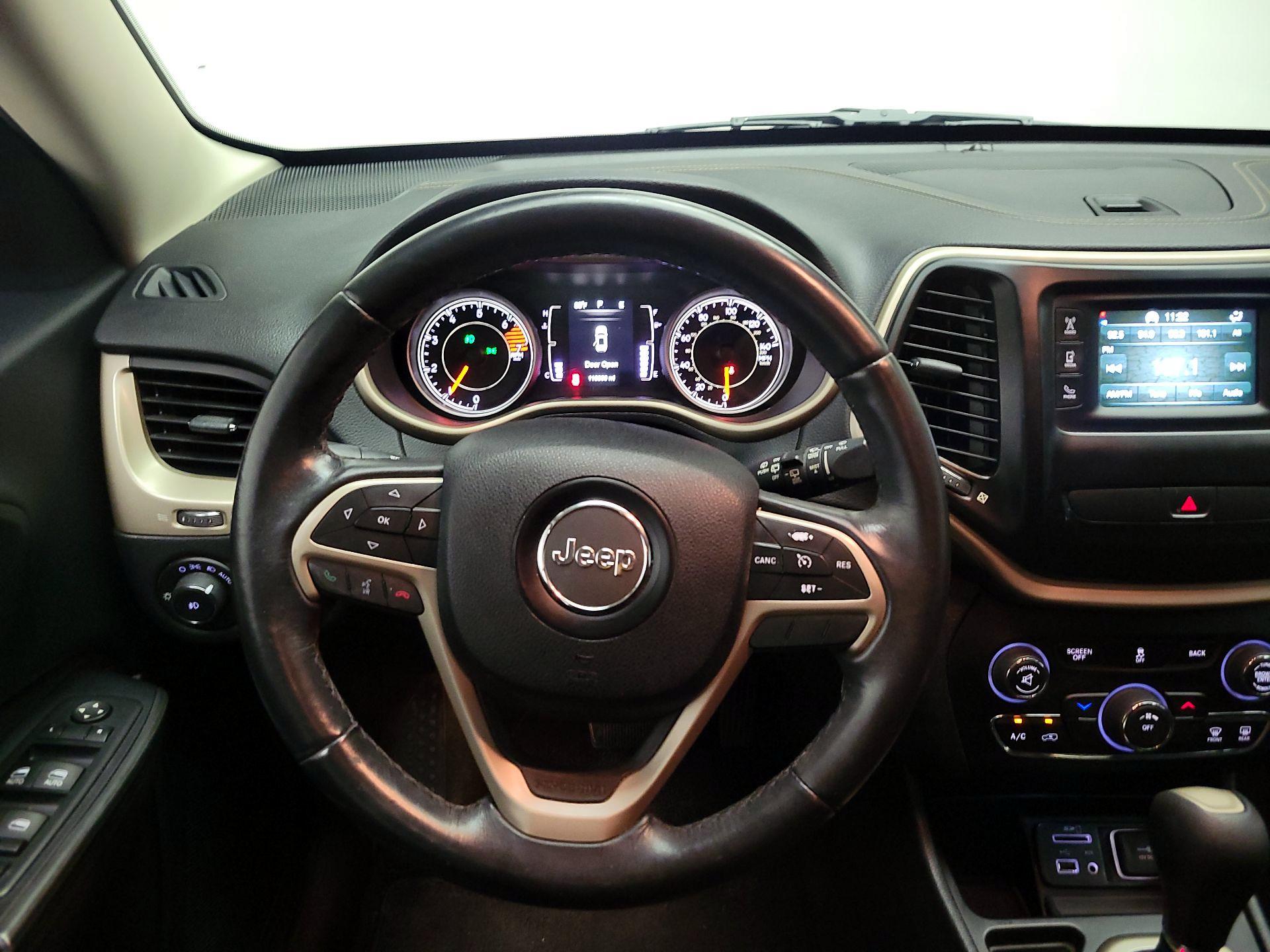 Thumbnail: 2016 Jeep Cherokee - 10