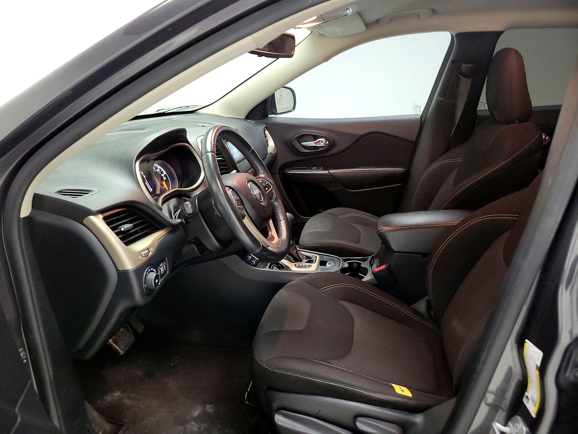 Thumbnail: 2016 Jeep Cherokee - 11