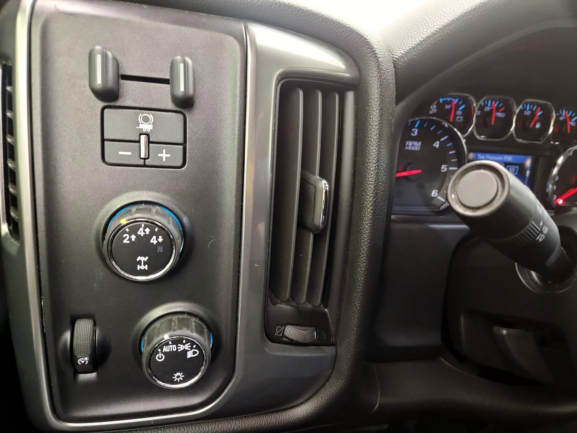 Thumbnail: 2015 Chevrolet Silverado 2500 - 13