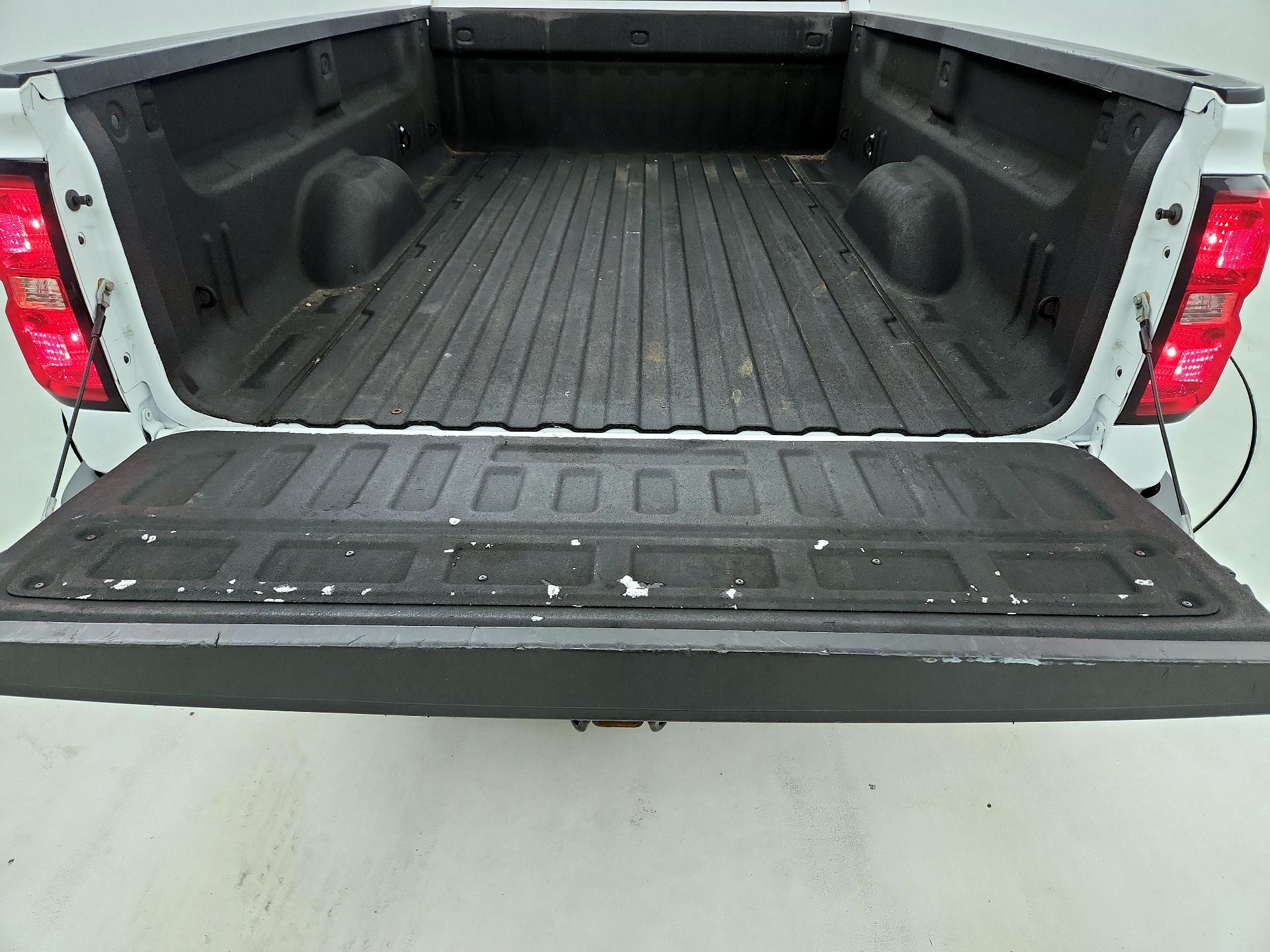 Thumbnail: 2015 Chevrolet Silverado 2500 - 18
