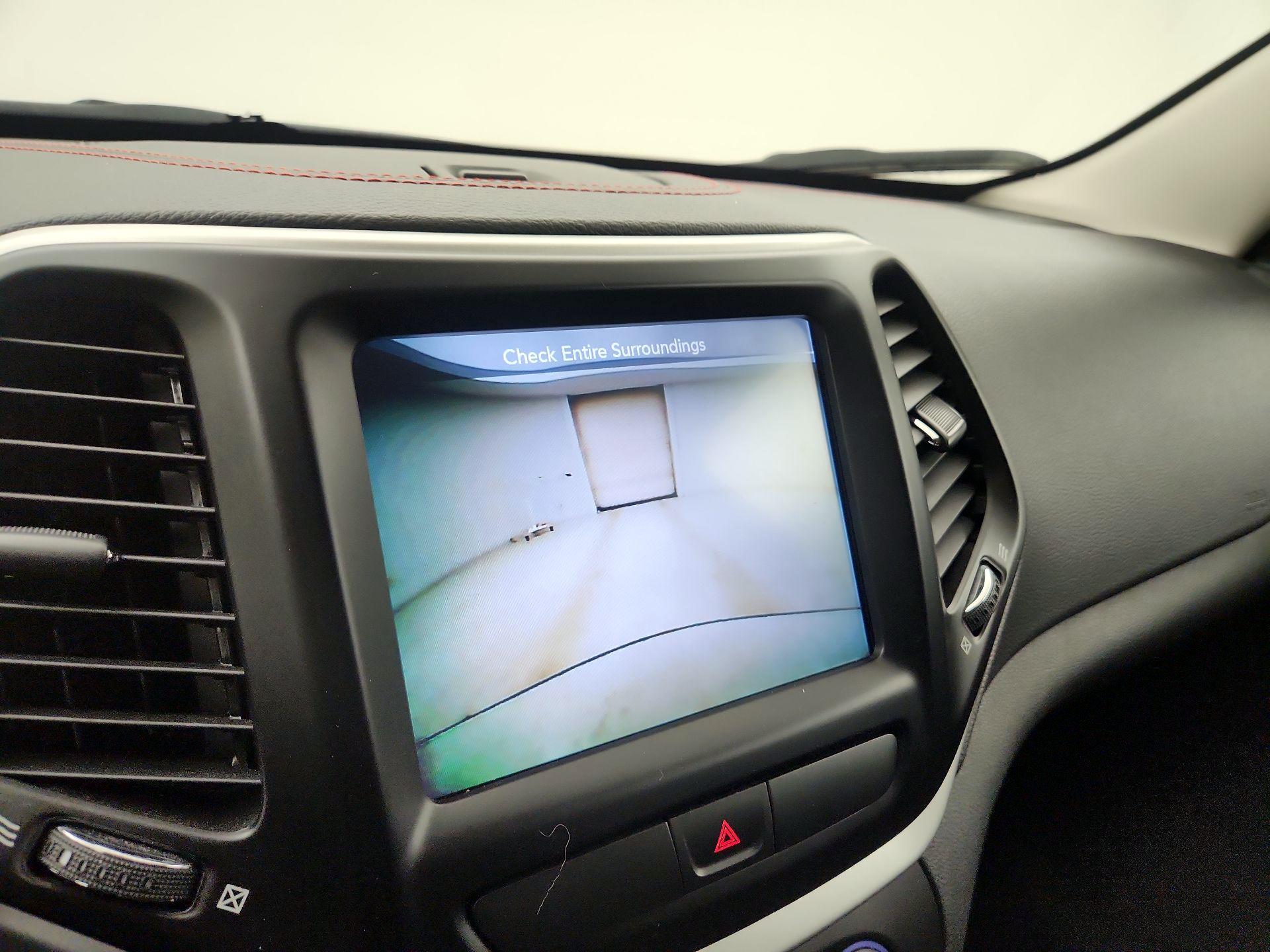 Thumbnail: 2015 Jeep Cherokee - 14