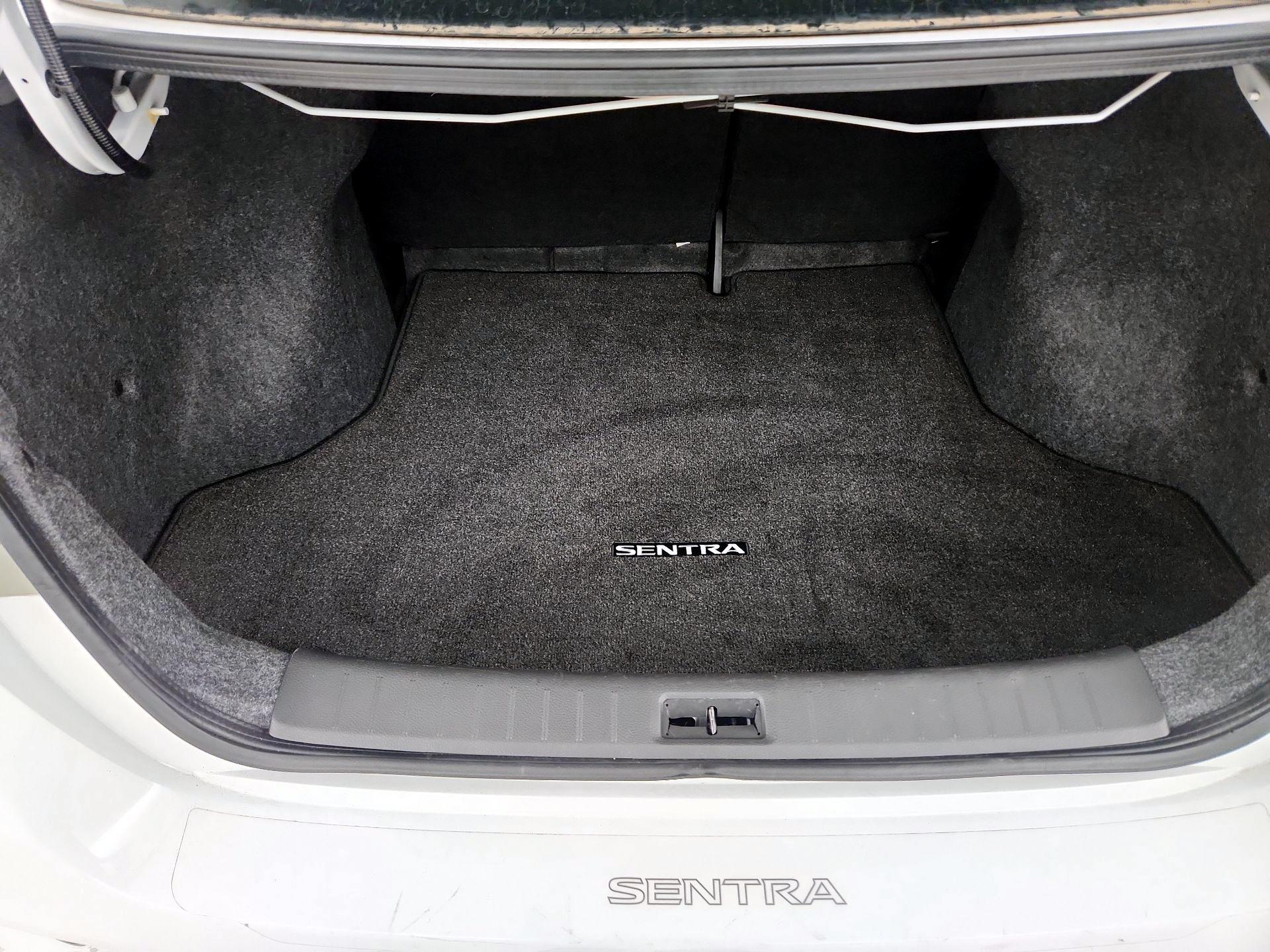 Thumbnail: 2018 Nissan Sentra - 20
