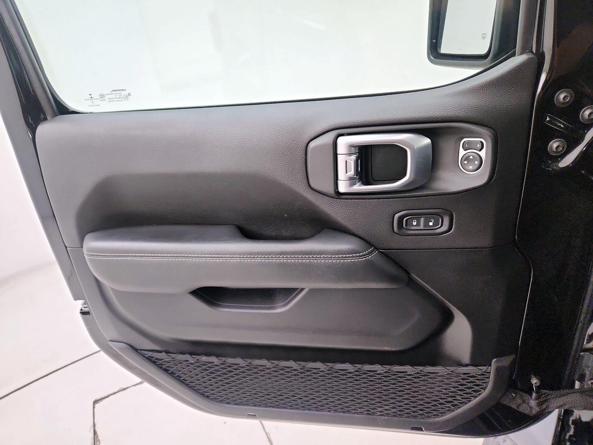 Thumbnail: 2020 Jeep Gladiator - 12