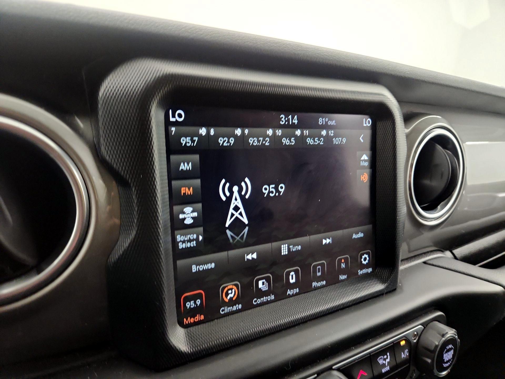 Thumbnail: 2020 Jeep Gladiator - 15