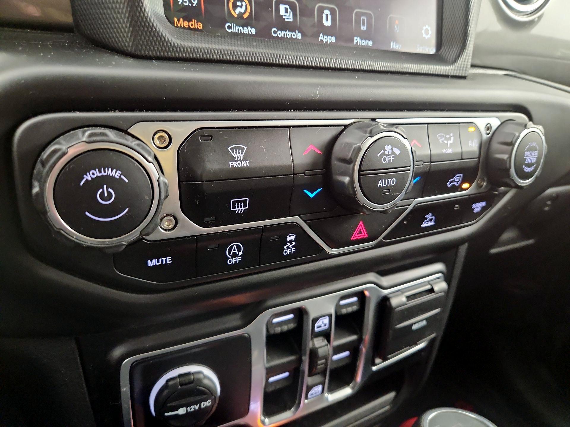 Thumbnail: 2020 Jeep Gladiator - 16