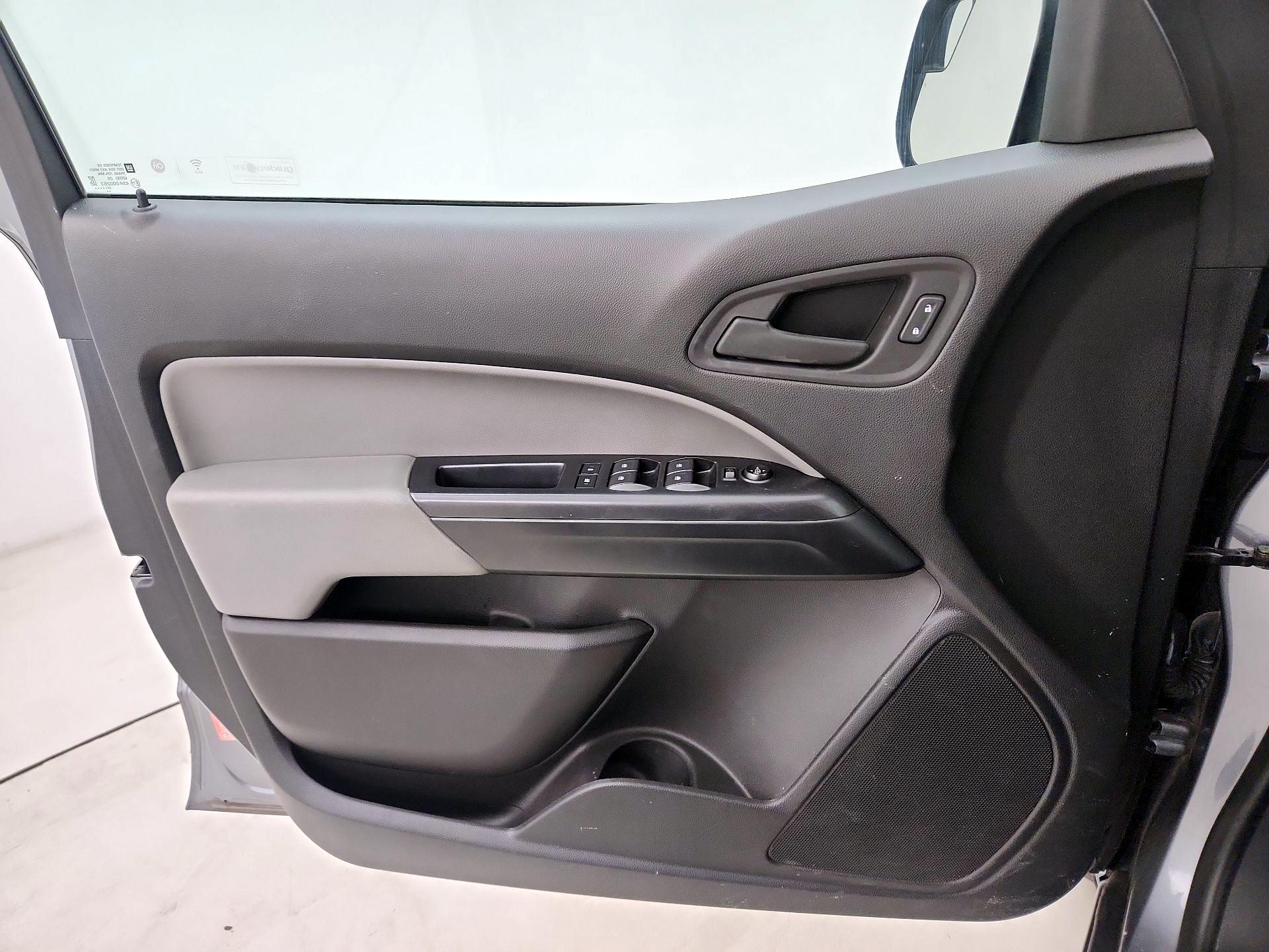 Thumbnail: 2022 Chevrolet Colorado - 12