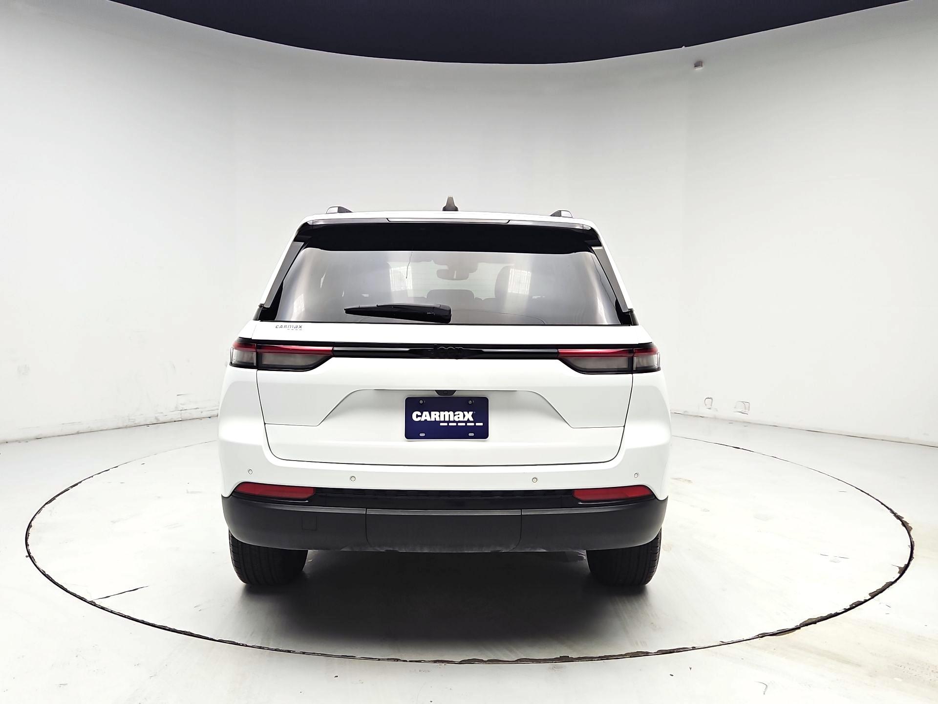 Thumbnail: 2024 Jeep Grand Cherokee - 6