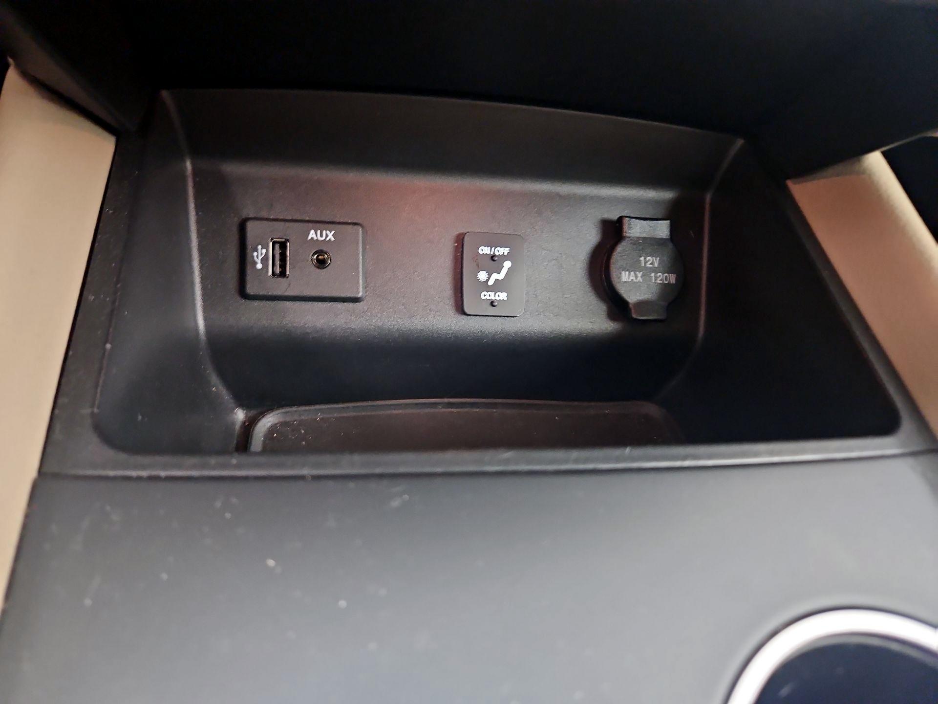 Thumbnail: 2016 Nissan Altima - 17