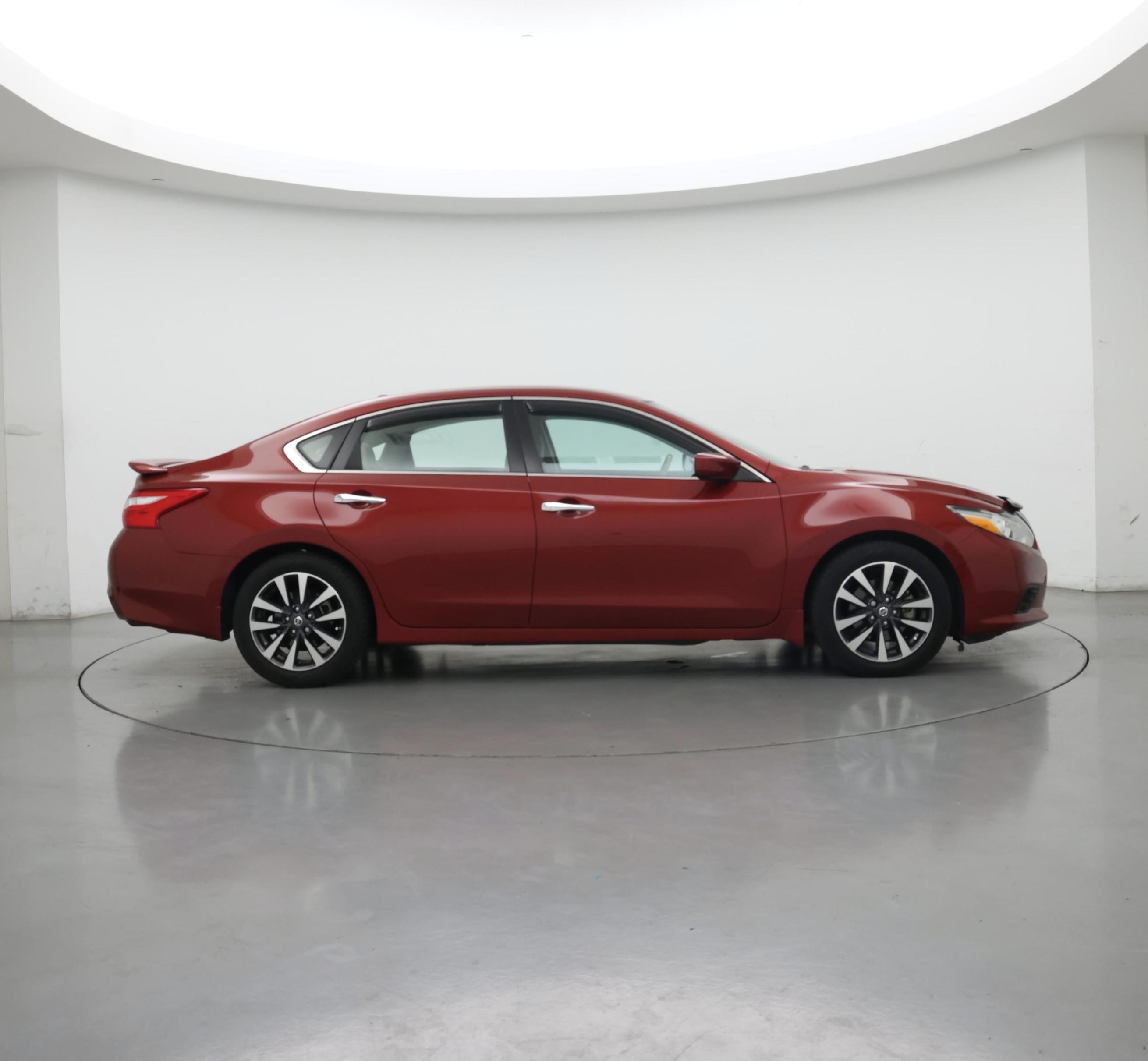 Thumbnail: 2016 Nissan Altima - 7