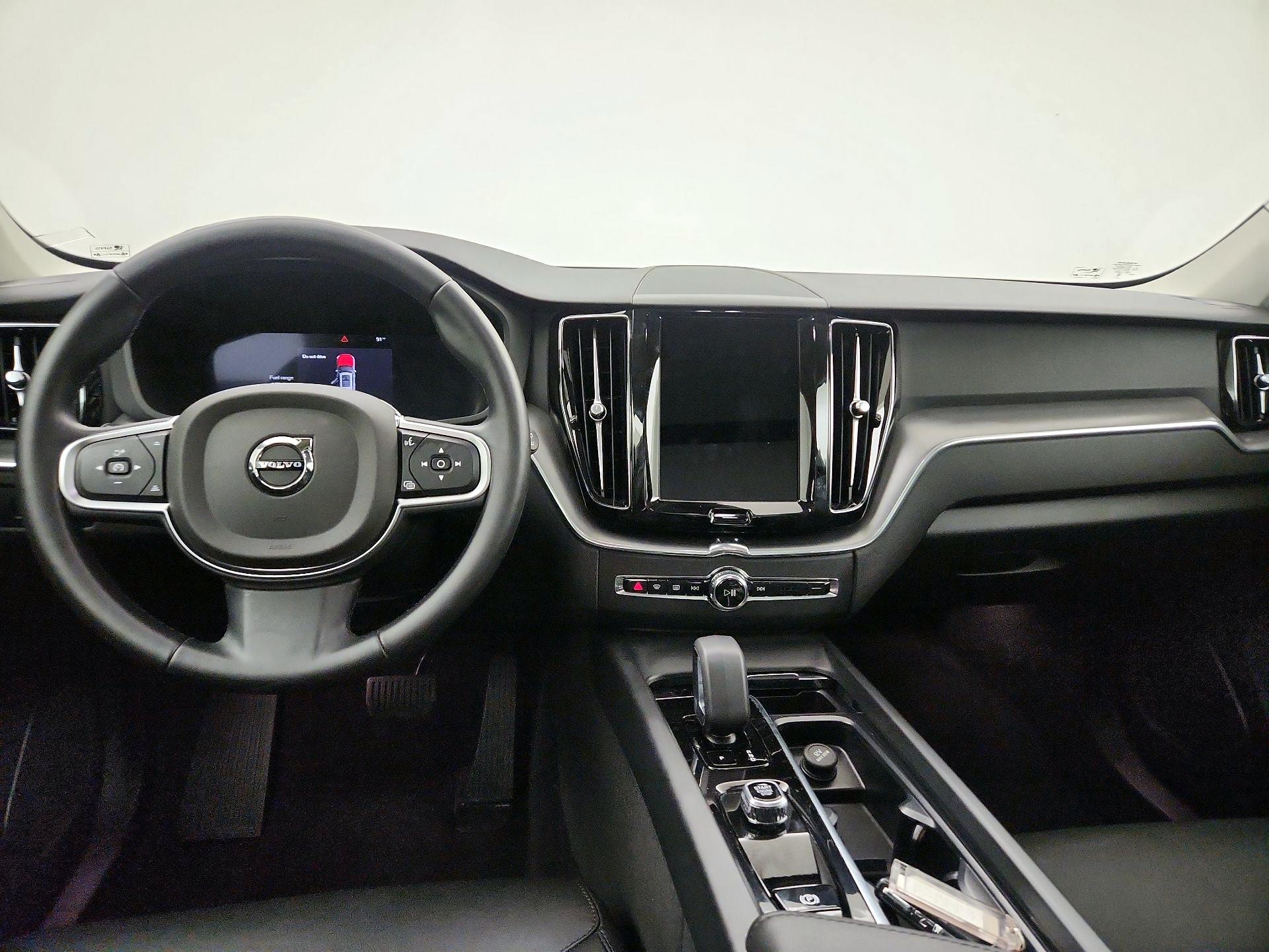 Thumbnail: 2025 Volvo XC60 - 9