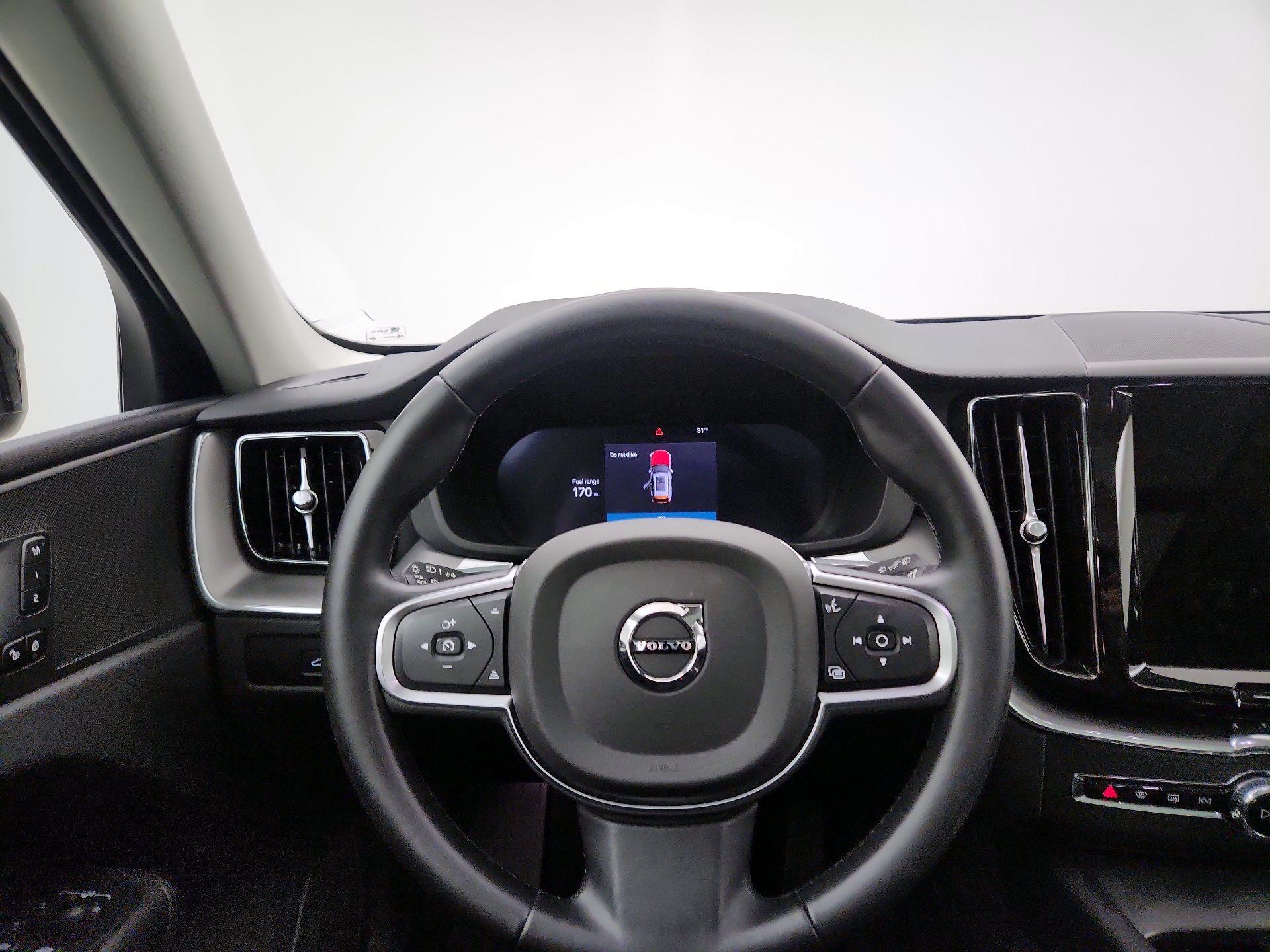 Thumbnail: 2025 Volvo XC60 - 10