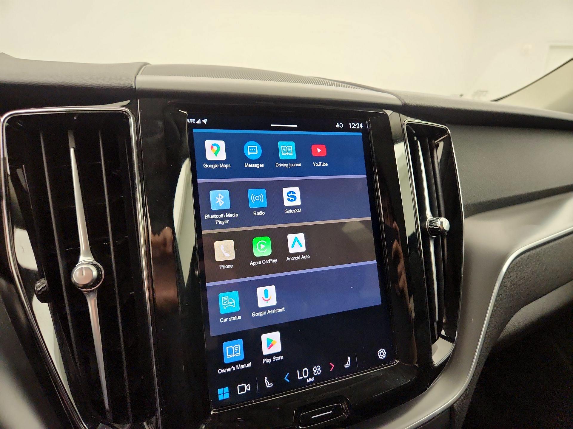 Thumbnail: 2025 Volvo XC60 - 16