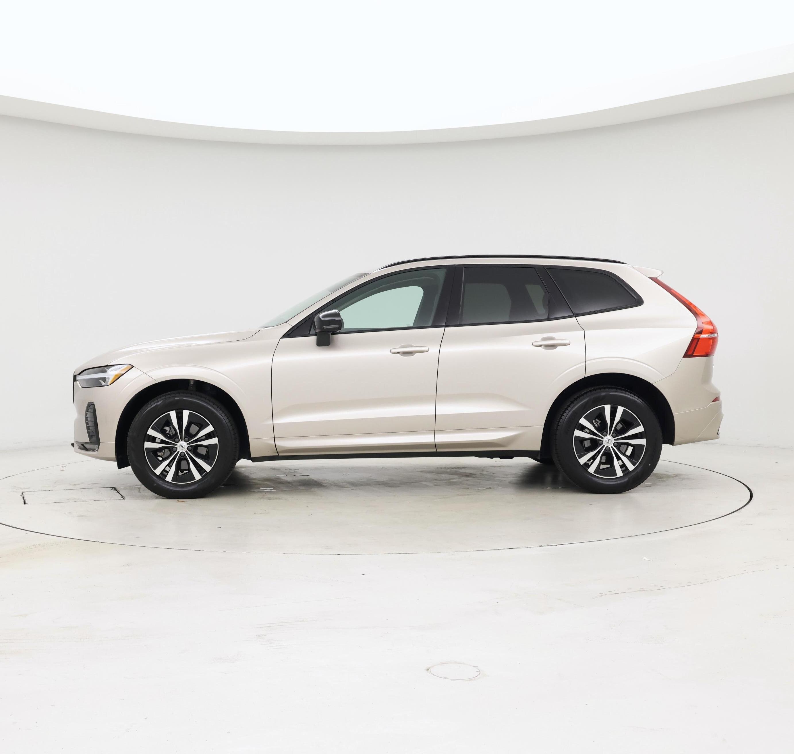 Thumbnail: 2025 Volvo XC60 - 3