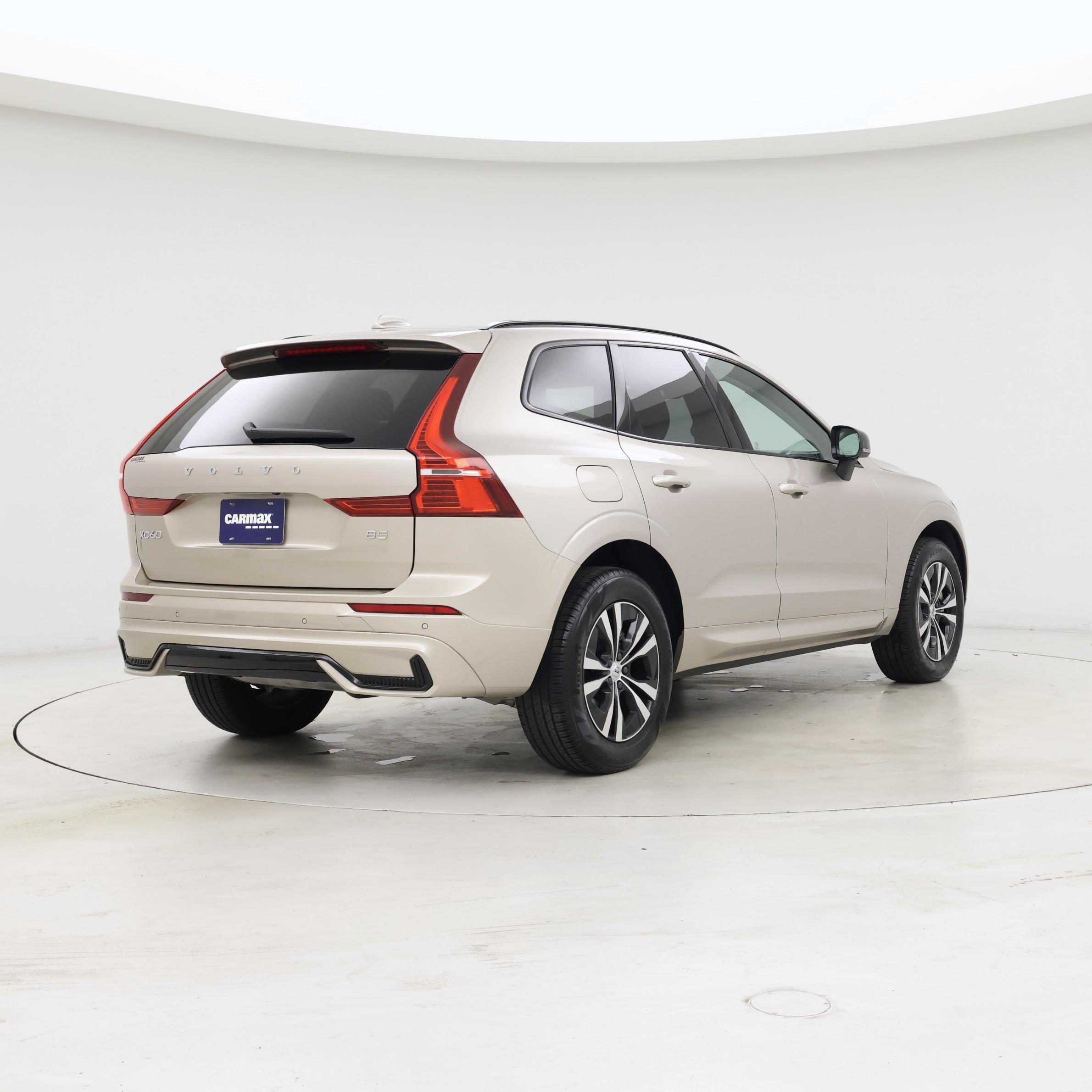 Thumbnail: 2025 Volvo XC60 - 8