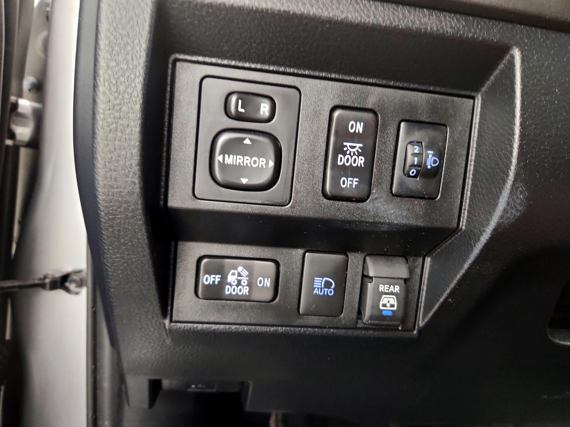 Thumbnail: 2020 Toyota Tundra - 13