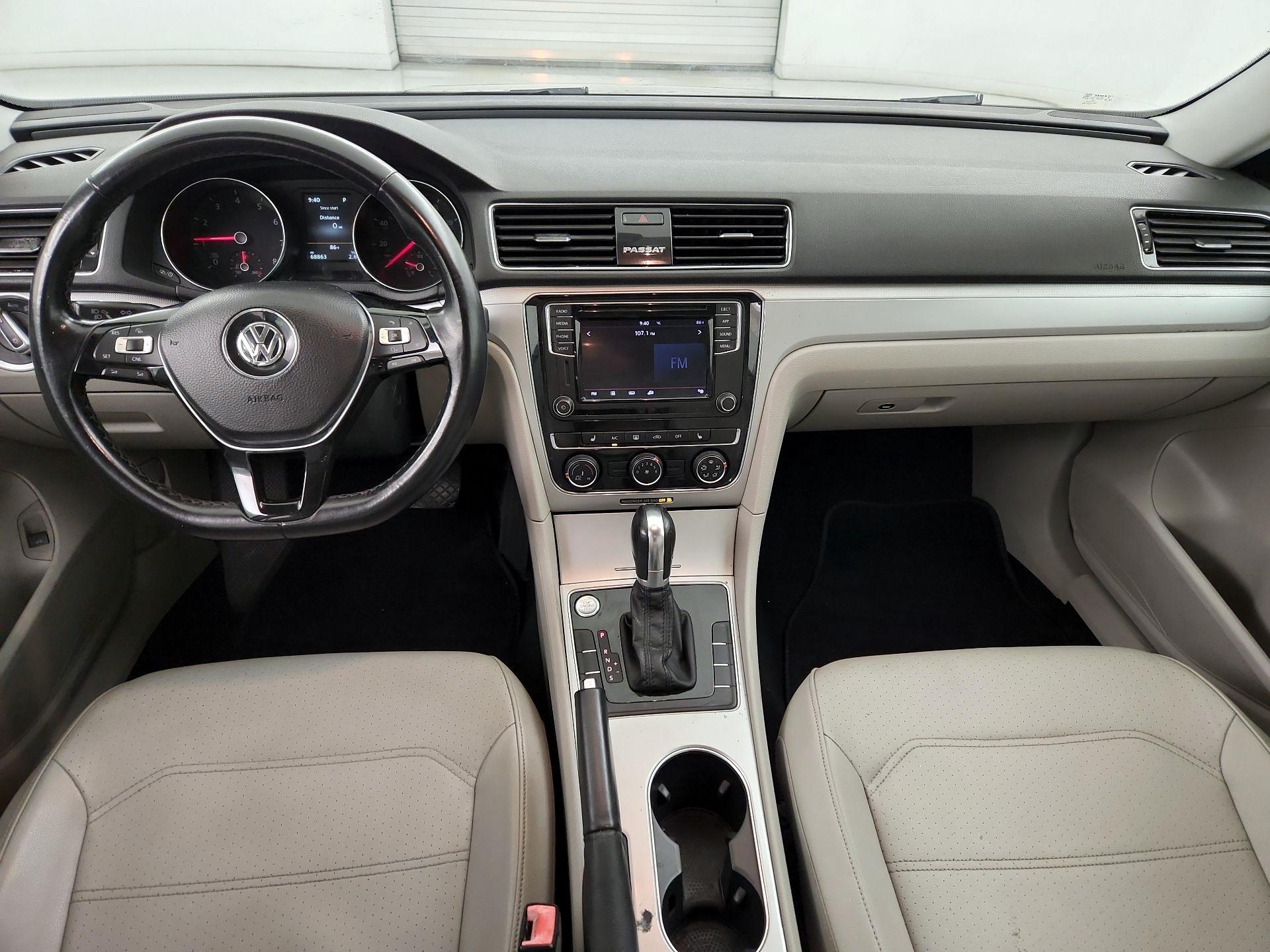 Thumbnail: 2019 Volkswagen Passat - 9